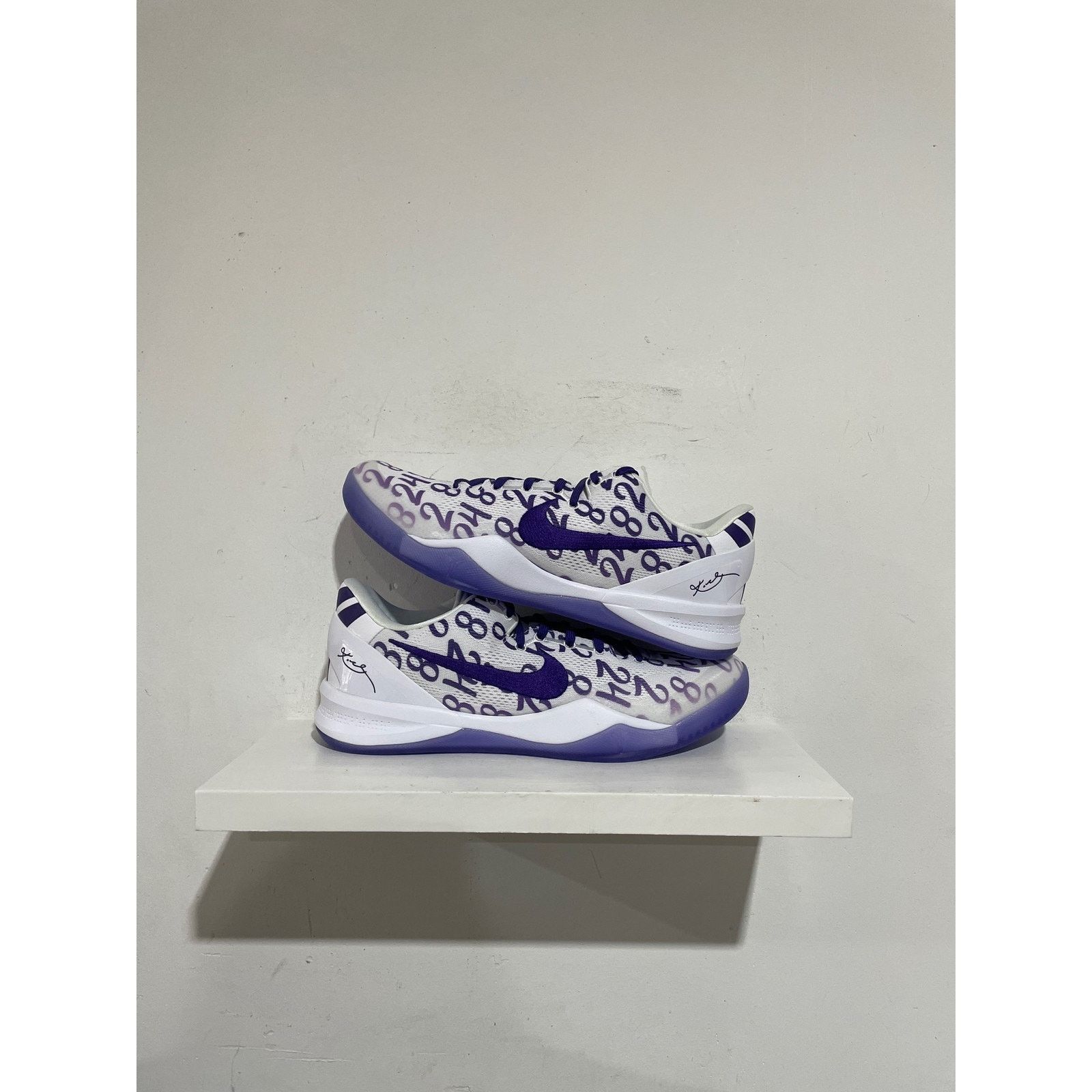Nike NIKE KOBE 8 COURT PURPLE SIZE 13 NEW Size US 13 / EU 46 - 1 Thumbnail