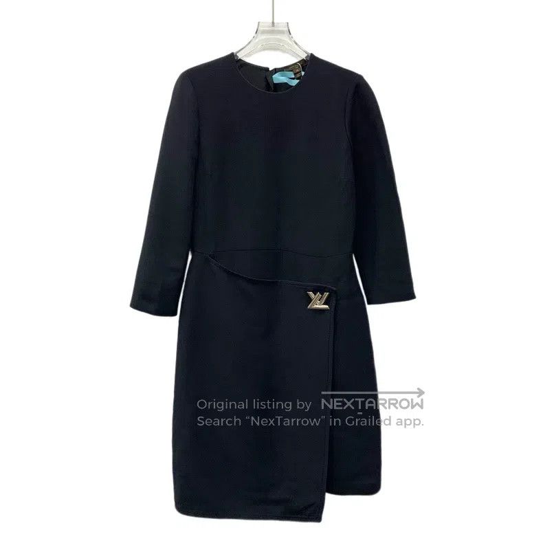 Louis Vuitton Louis Vuitton Long Sleeve Dress with Black logo Metallic B Size XS / US 0-2 / IT 36-38 - 1 Thumbnail