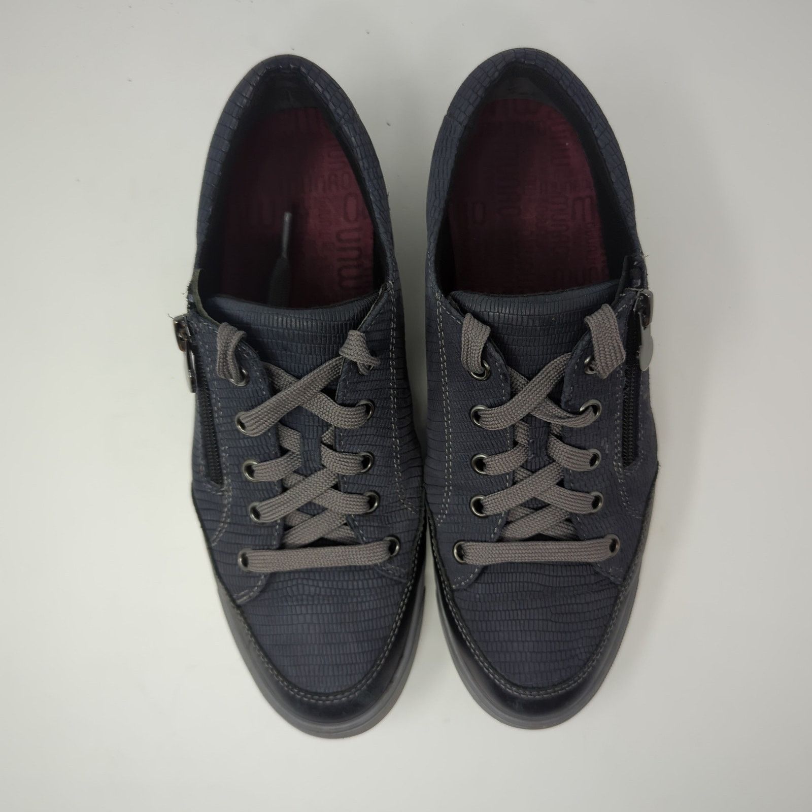 Other Munro Womens Gabbie Sneaker Low Top Leather Side Zip 7.5 Size US 7.5 / IT 37.5 - 4 Thumbnail