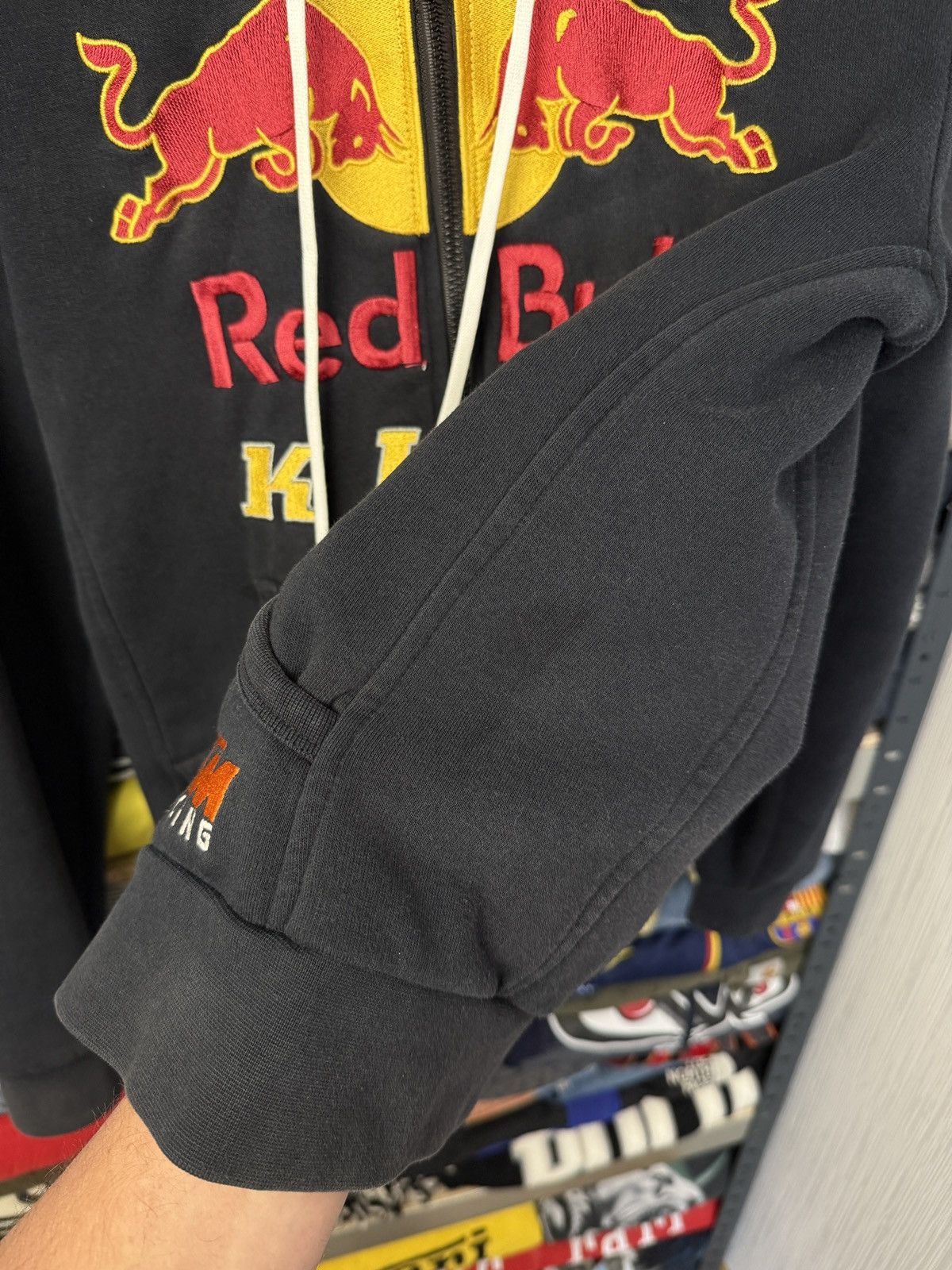 Japanese Brand Red Bull Vintage Zip Hoodie Big Center Logo Y2K Size US S / EU 44-46 / 1 - 11 Thumbnail