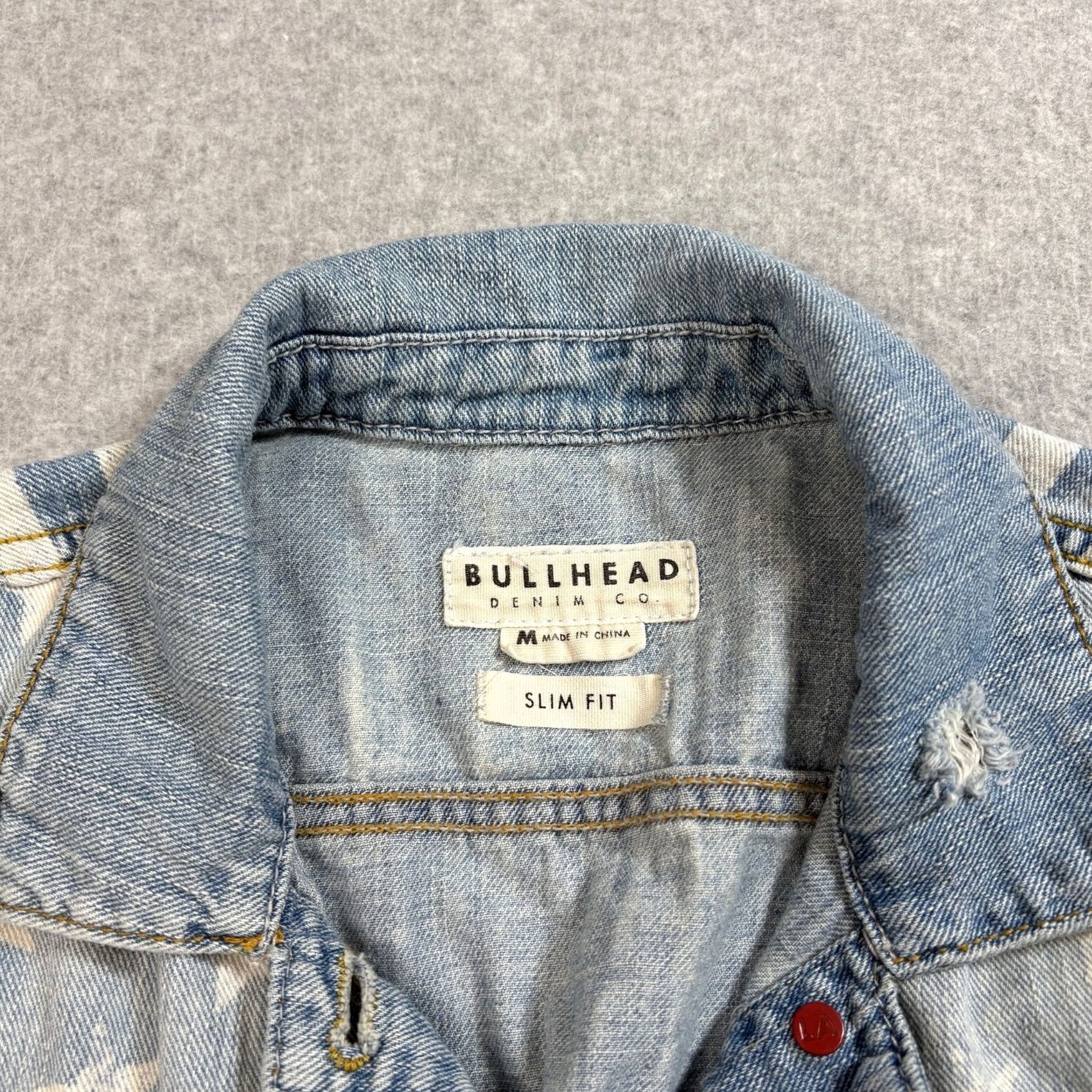 Denime Bullhead Denim Vest Woman M Blue Stars Stripes Distressed Rockabilly Y2K Motif Den﻿im Distress Rockabilly Vest Woman M Blue Stars Stripes Size M / US 6-8 / IT 42-44 - 3 Thumbnail