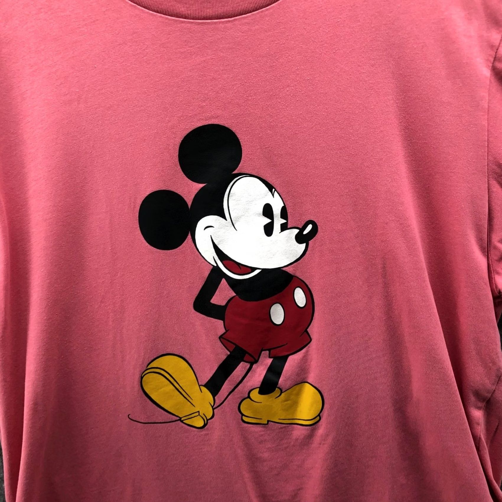 Uniqlo VINTAGE Uniqlo UT Disney Mickey Mouse T Shirt Mens L Pink Short Sleeve Crewneck Cotton Size US L / EU 52-54 / 3 - 3 Thumbnail