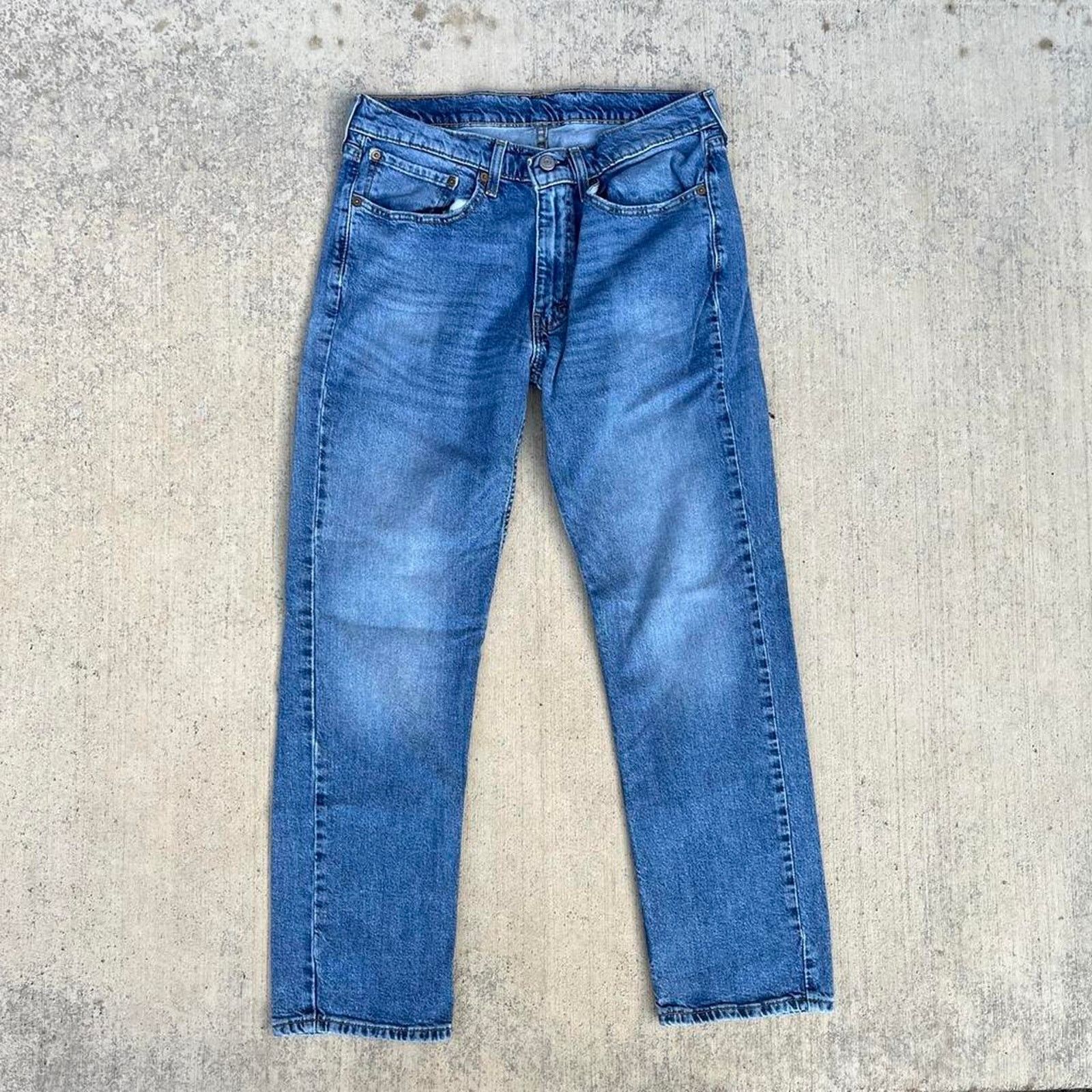 Levi's 514 Factory Whispering Medium Blue Rinse Denim Wash EUC Size US 34 / EU 50 - 2 Thumbnail