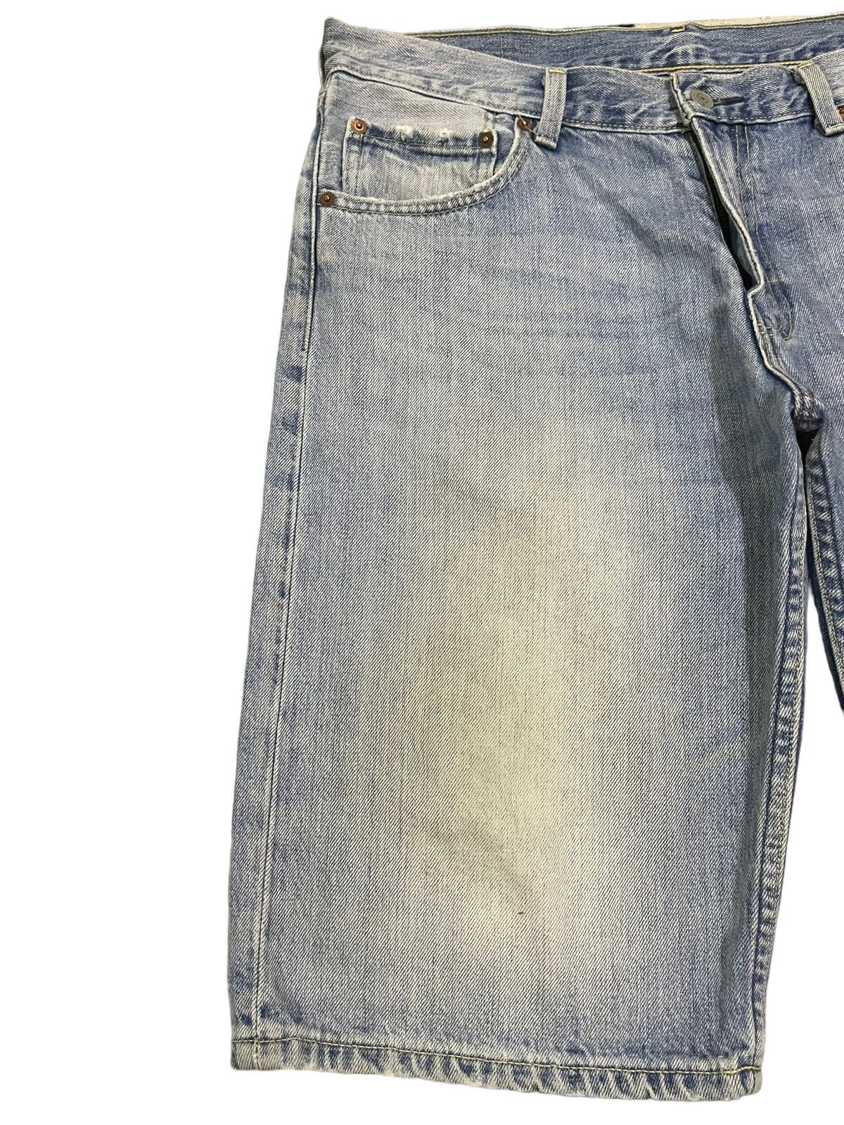 Levi's Vintage Levis Classic Blue Wash Short Jeans Size US 34 / EU 50 - 3 Thumbnail