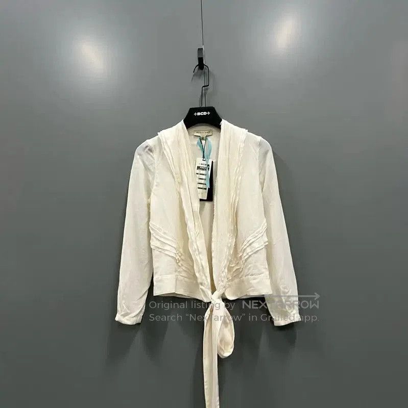 Burberry Burberry White Cotton Long Sleeve Blouse. Size XXS / US 00 / IT 34 - 1 Thumbnail