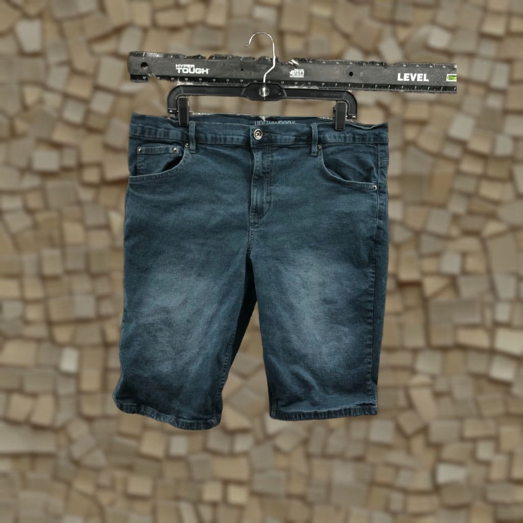 Vintage Hollywood Shorts Mens Size 38 Mid Rise Dark Wash Blue Denim Bermuda Shorts Size US 38 / EU 54 - 1 Thumbnail