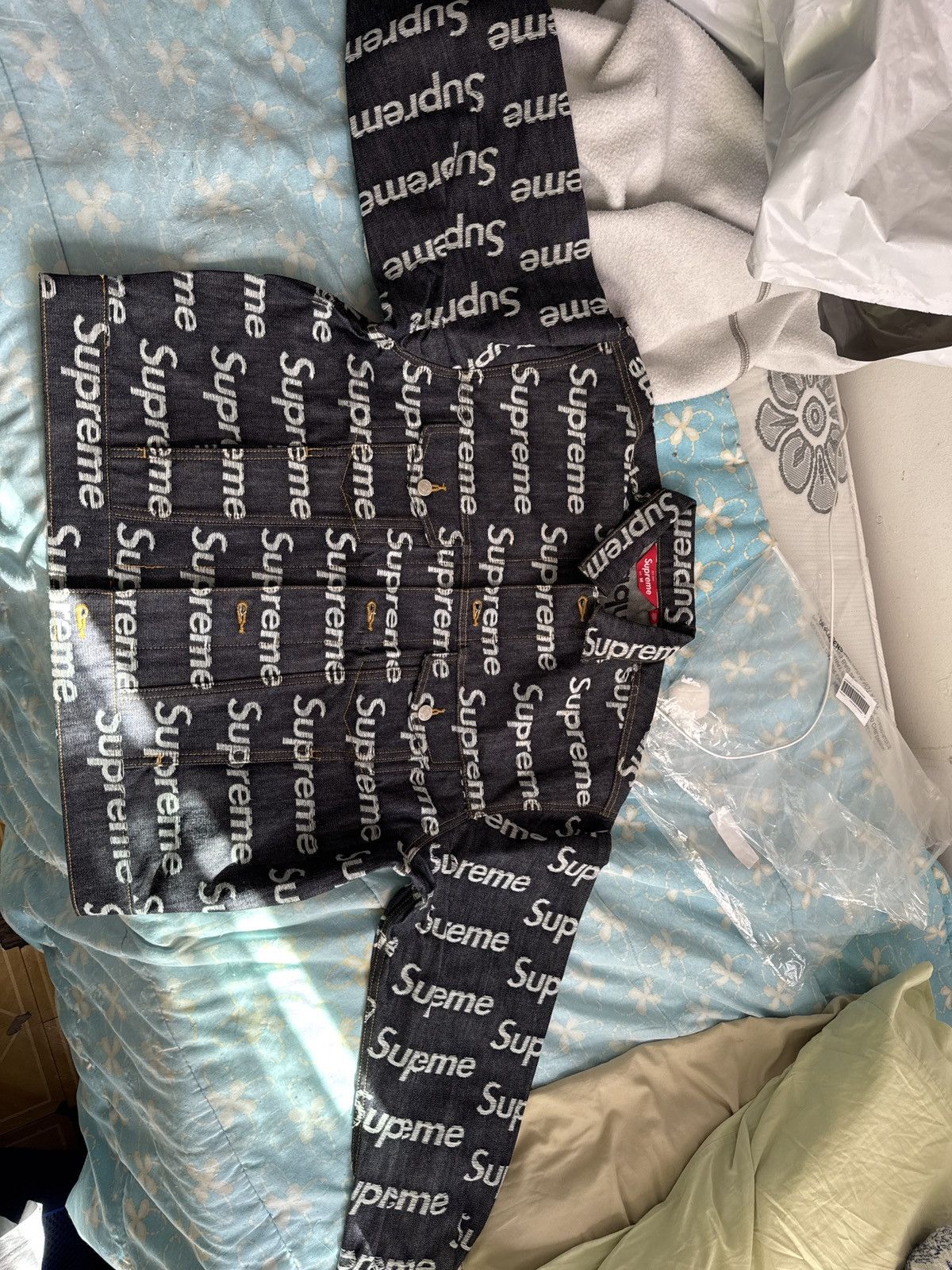 Supreme Supreme denim jacket logo Size US M / EU 48-50 / 2 - 14 Thumbnail