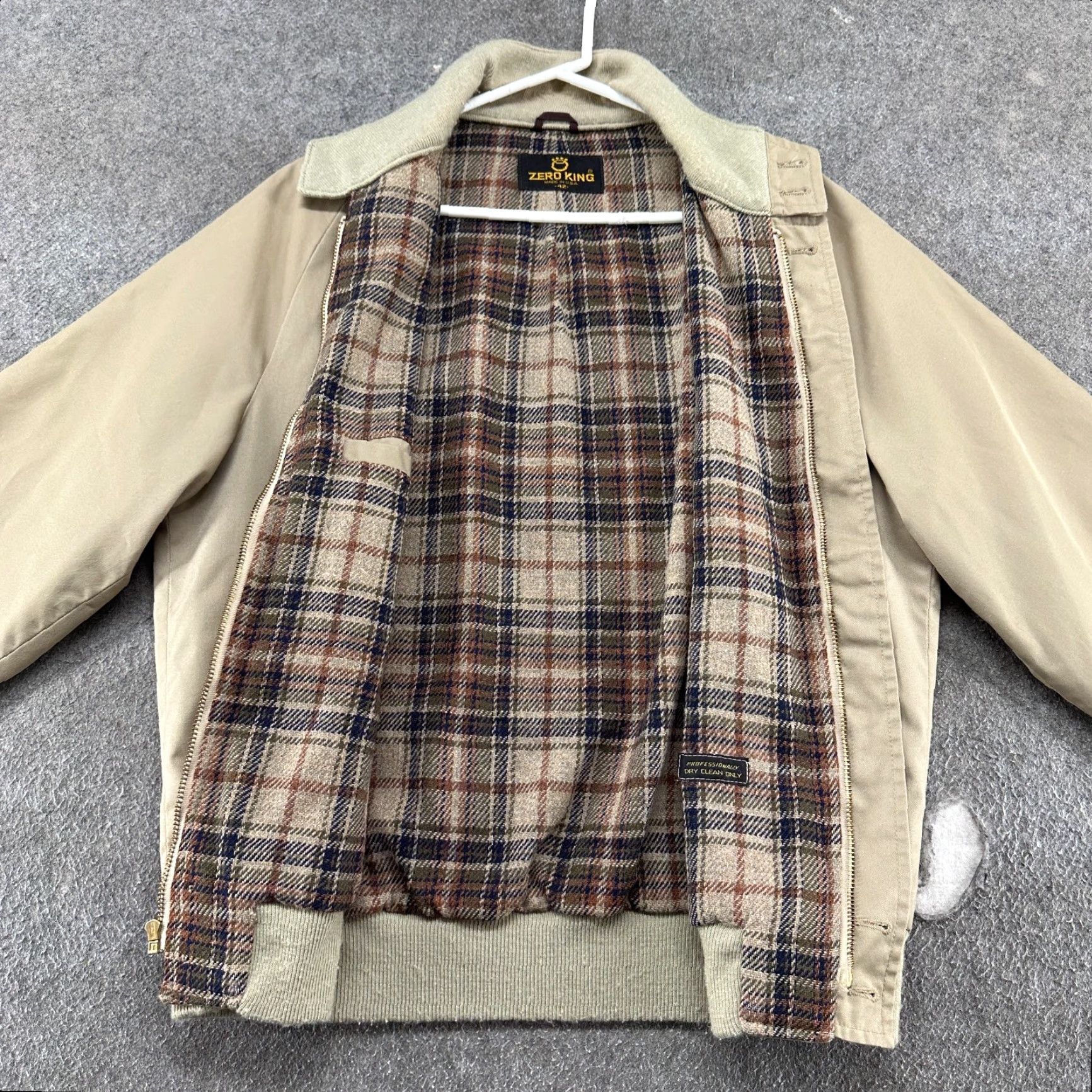 Ring Jacket VINTAGE Zero King Jacket Mens L 42 Beige Bomber Flannel Lined Button Talon 70s Size US XS / EU 42 / 0 - 6 Thumbnail