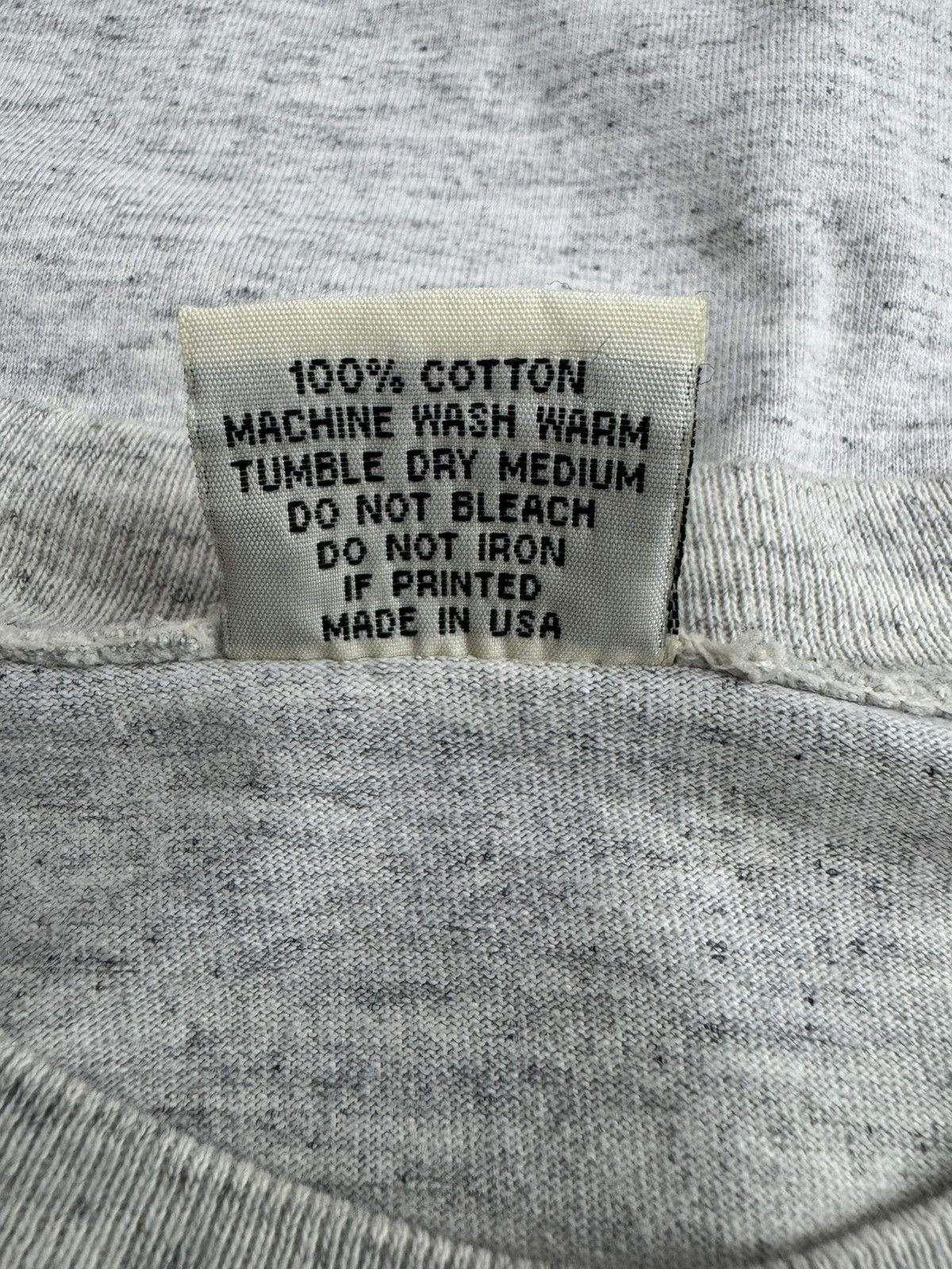 Guess vintage-style Guess Jeans men's logo T-shirt in grey Size US M / EU 48-50 / 2 - 9 Thumbnail