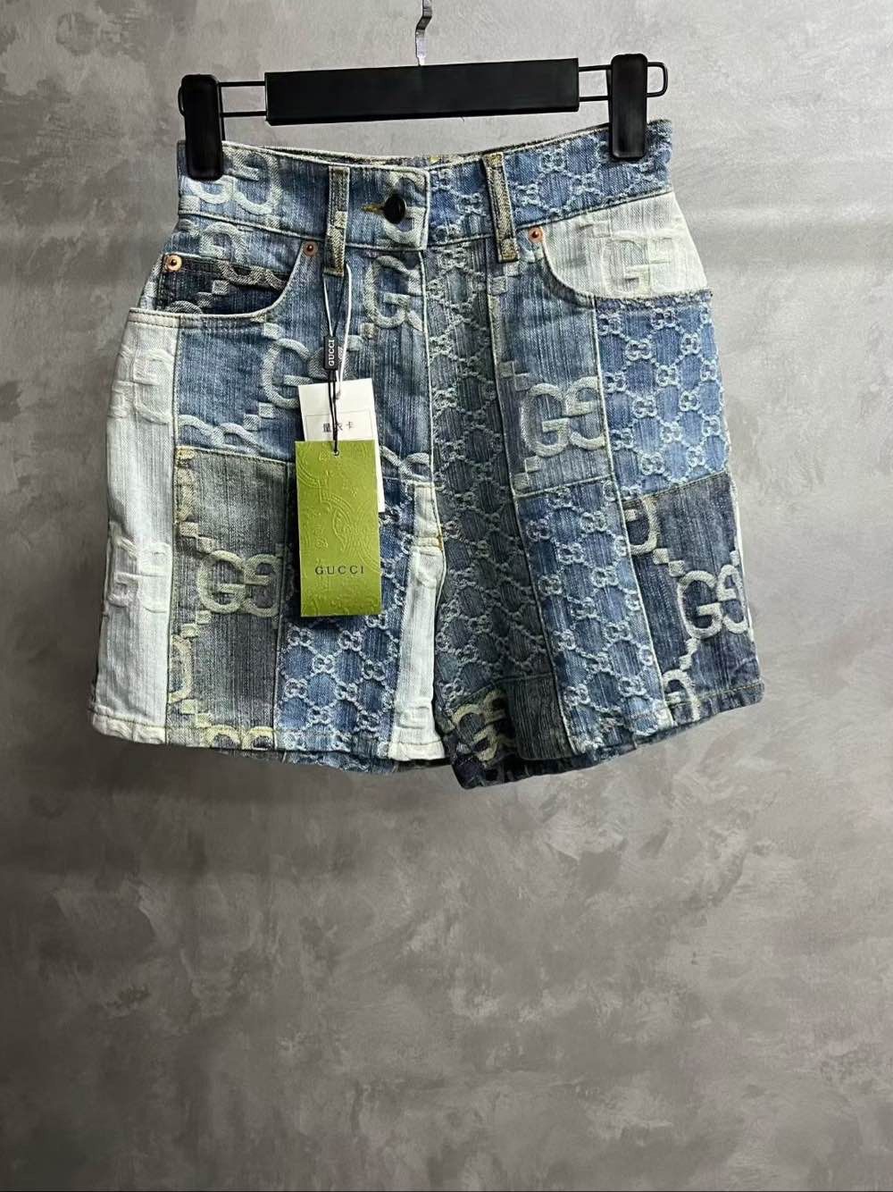 Gucci Gucci Logo Print Denim Shorts Size 24 Size 24" / US 00 / IT 34 - 1 Thumbnail