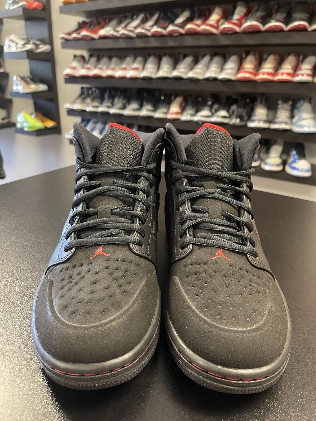 Jordan Brand Size 9 - Nike Air Jordan 1 Retro 99 Bred Last Shot 2014 Size US 9 / EU 42 - 2 Thumbnail