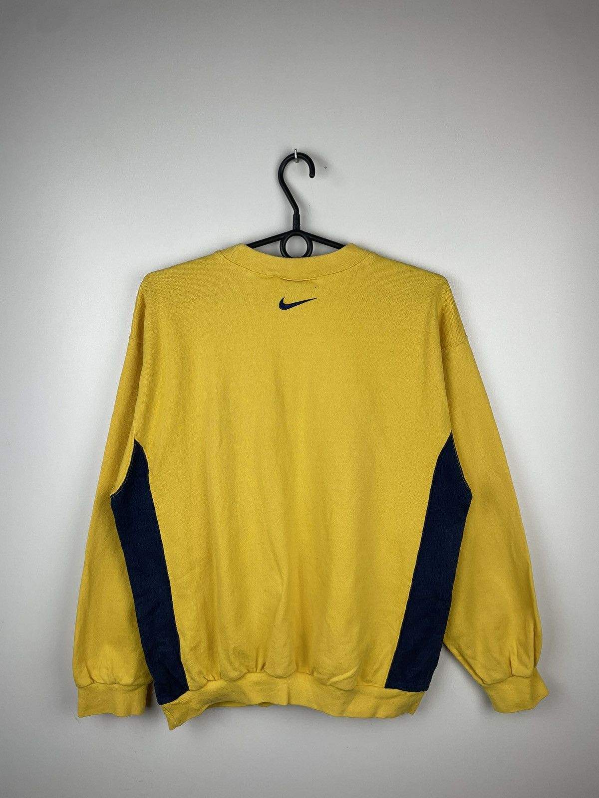 Nike Rare Nike Vintage Sweatshirt Big Logo Yellow Size XS-S Size US XS / EU 42 / 0 - 6 Thumbnail