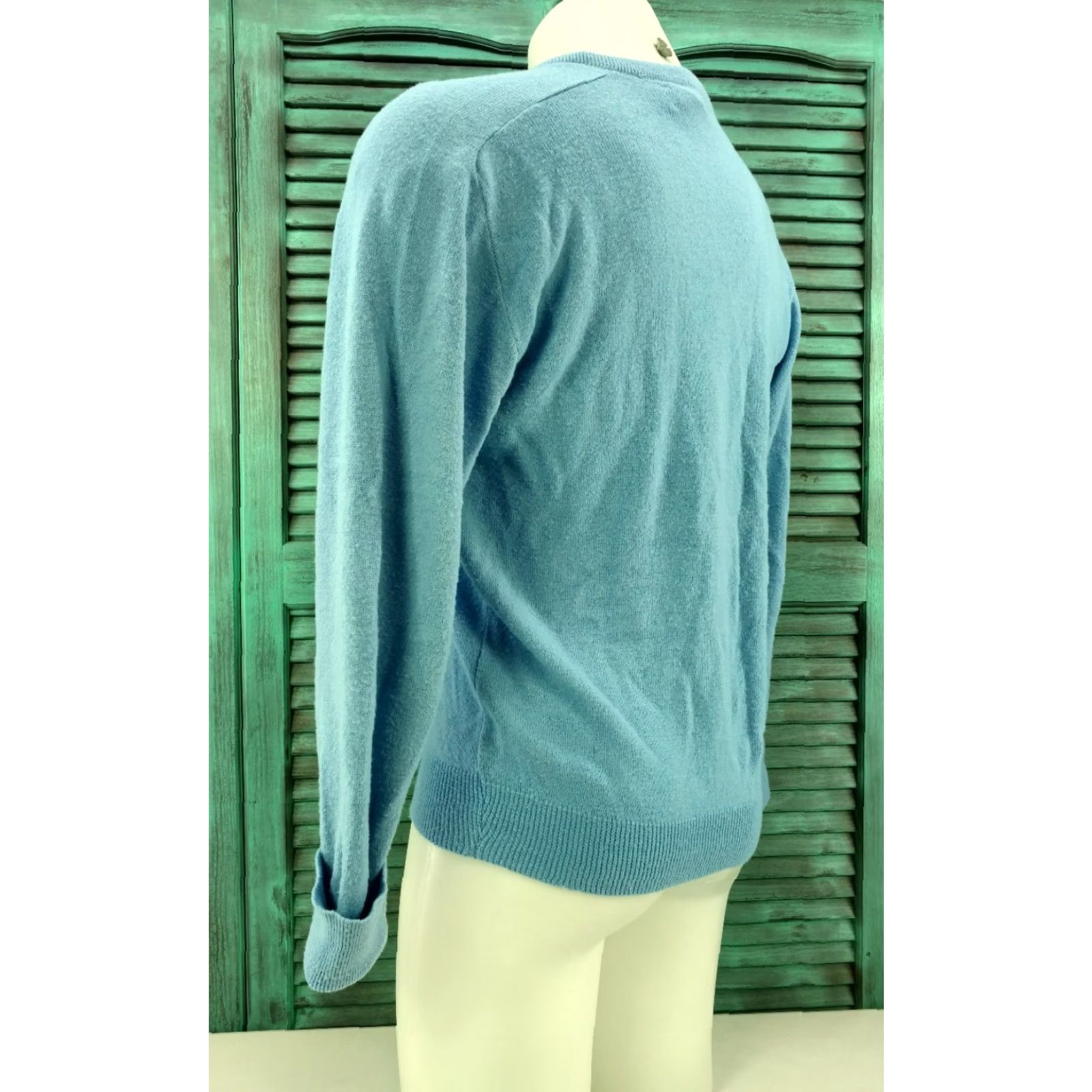 Izod VINTAGE IZOD Lacoste Men's V-Neck Cardigan Sweater Sky Blue USA made Blue Gator Cardigan Mens Sky Blue UCS Size US L / EU 52-54 / 3 - 6 Thumbnail
