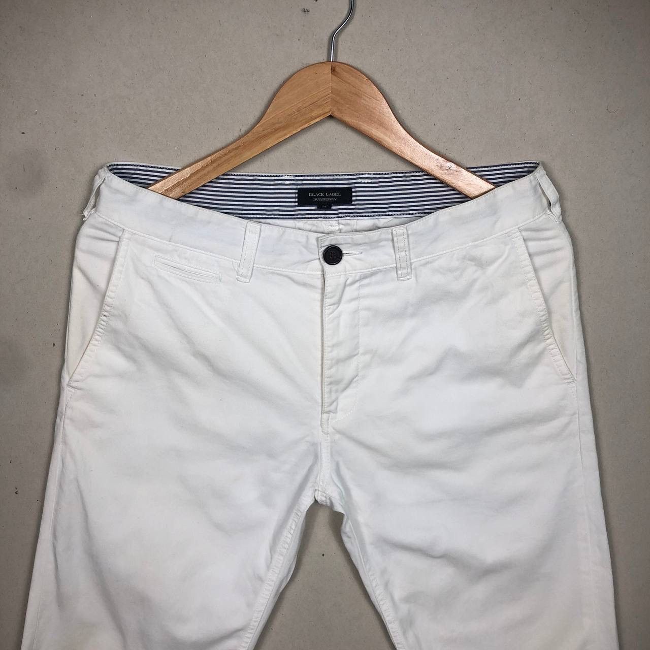Burberry Burberry Short Pants White Size US 32 / EU 48 - 3 Thumbnail