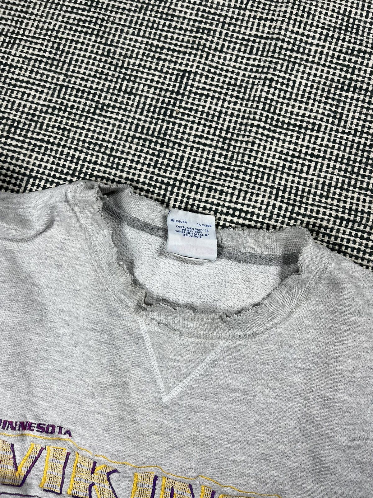 NFL × Vintage trashed vintage Minnesota Vikings champion sweatshirt Size US L / EU 52-54 / 3 - 7 Thumbnail