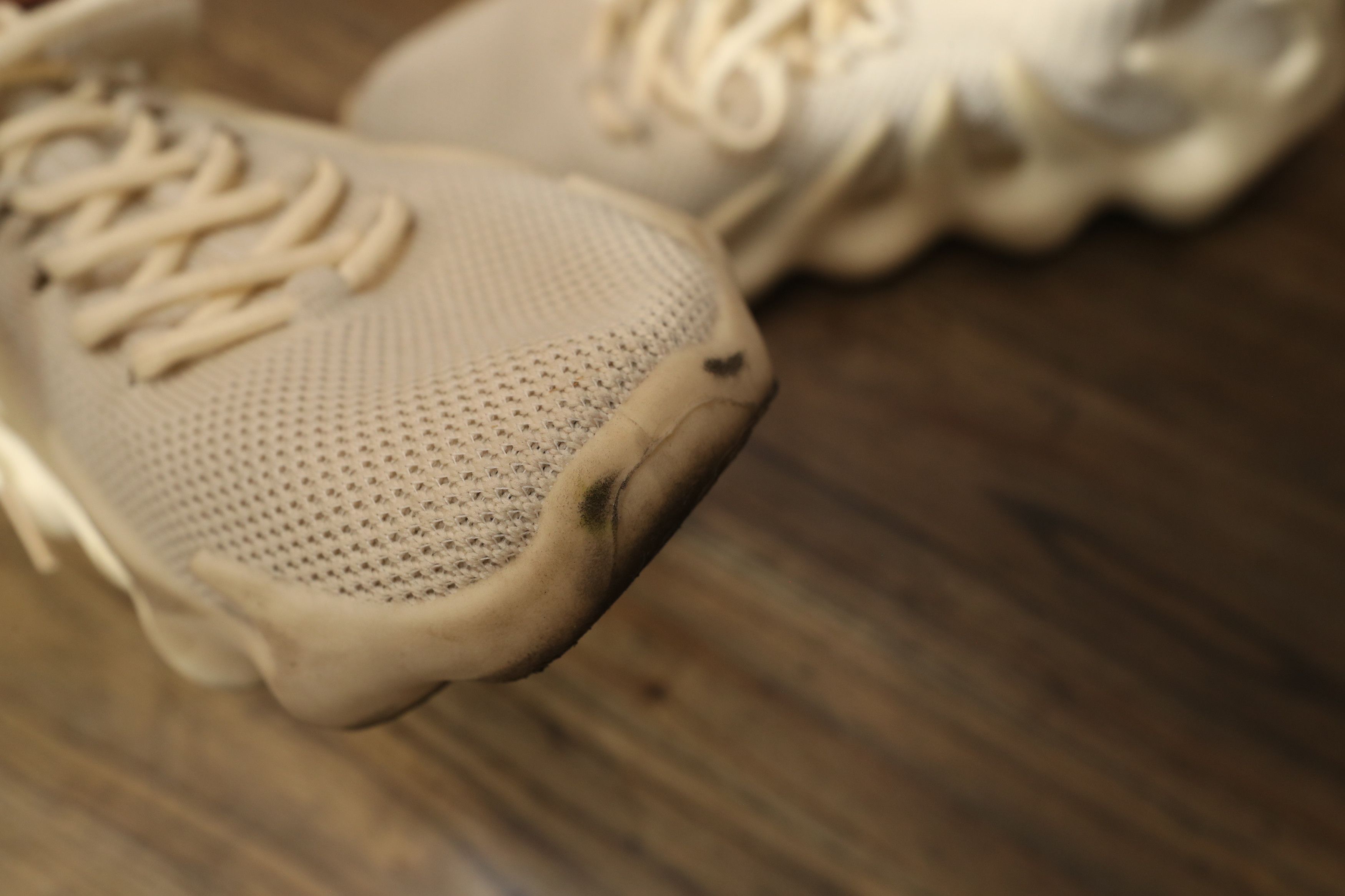Yeezy Adidas Yeezy 450 Cloud White (43) Size US 10 / EU 43 - 11 Thumbnail
