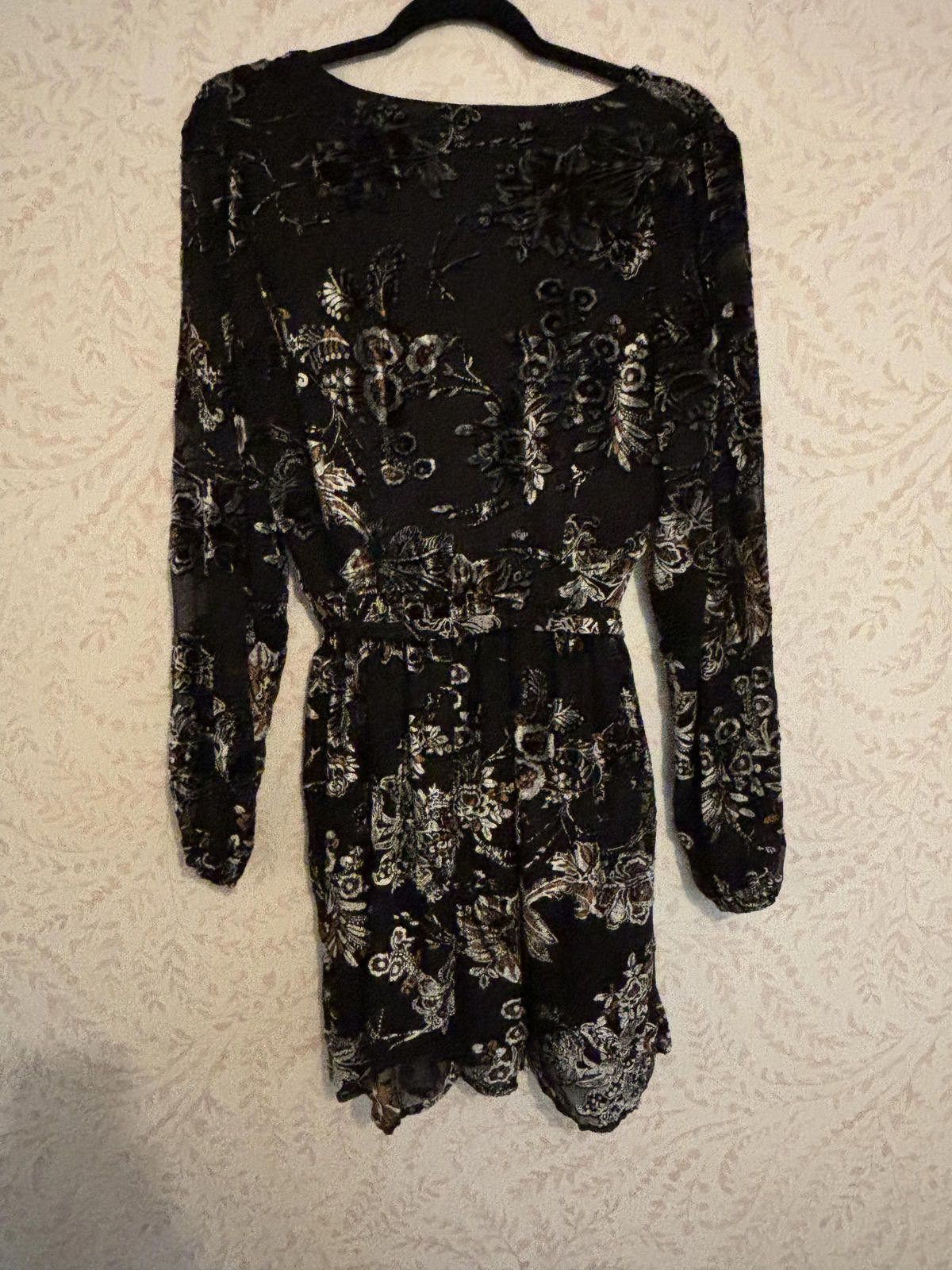 Designer NWT Koko + Mason Black Floral Velvet Faux Wrap Dress M Size M / US 6-8 / IT 42-44 - 7 Thumbnail
