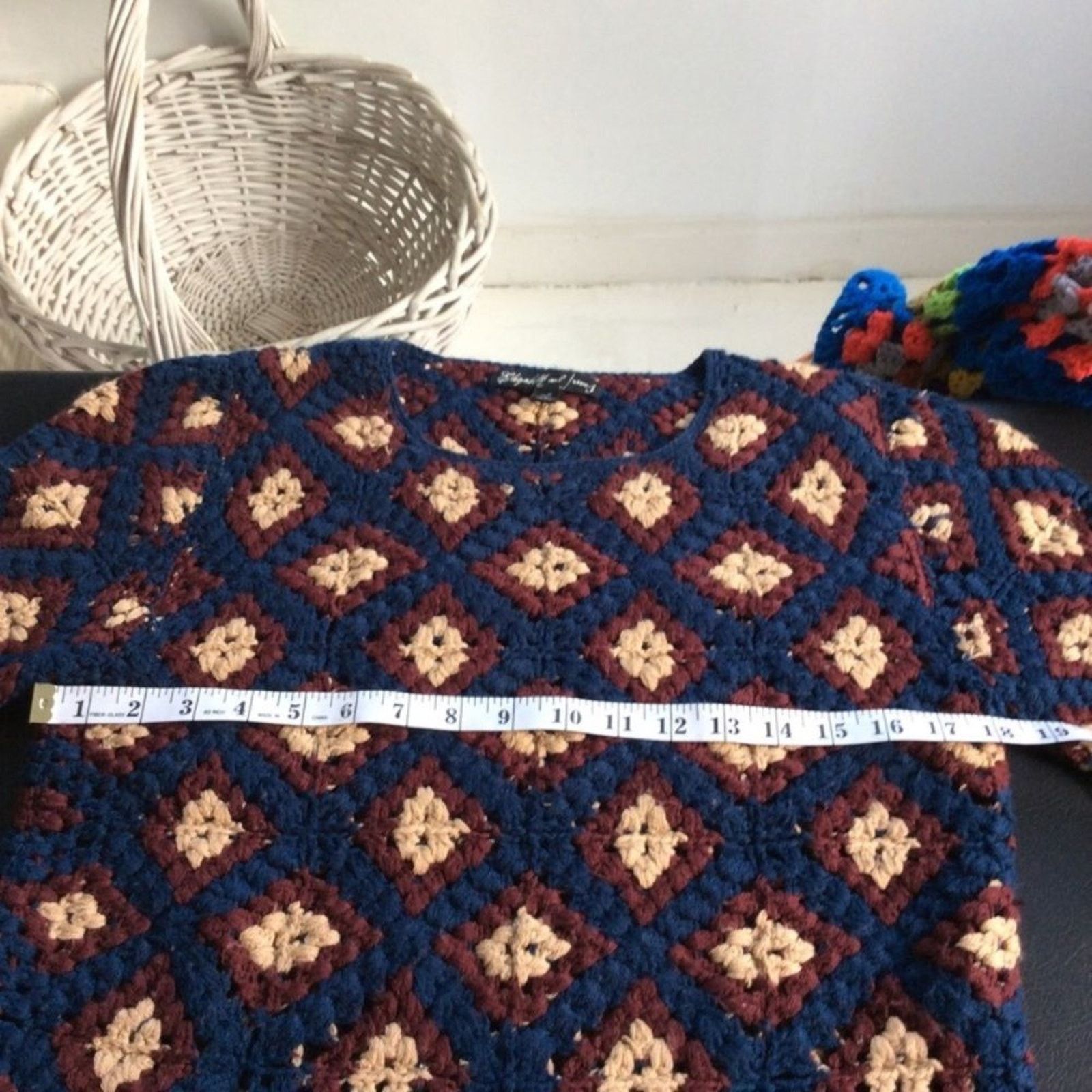 Elizabeth and James ELIZABETH & JAMES CROCHET GRANNY SQUARE SWEATER L Size US L / EU 52-54 / 3 - 6 Thumbnail