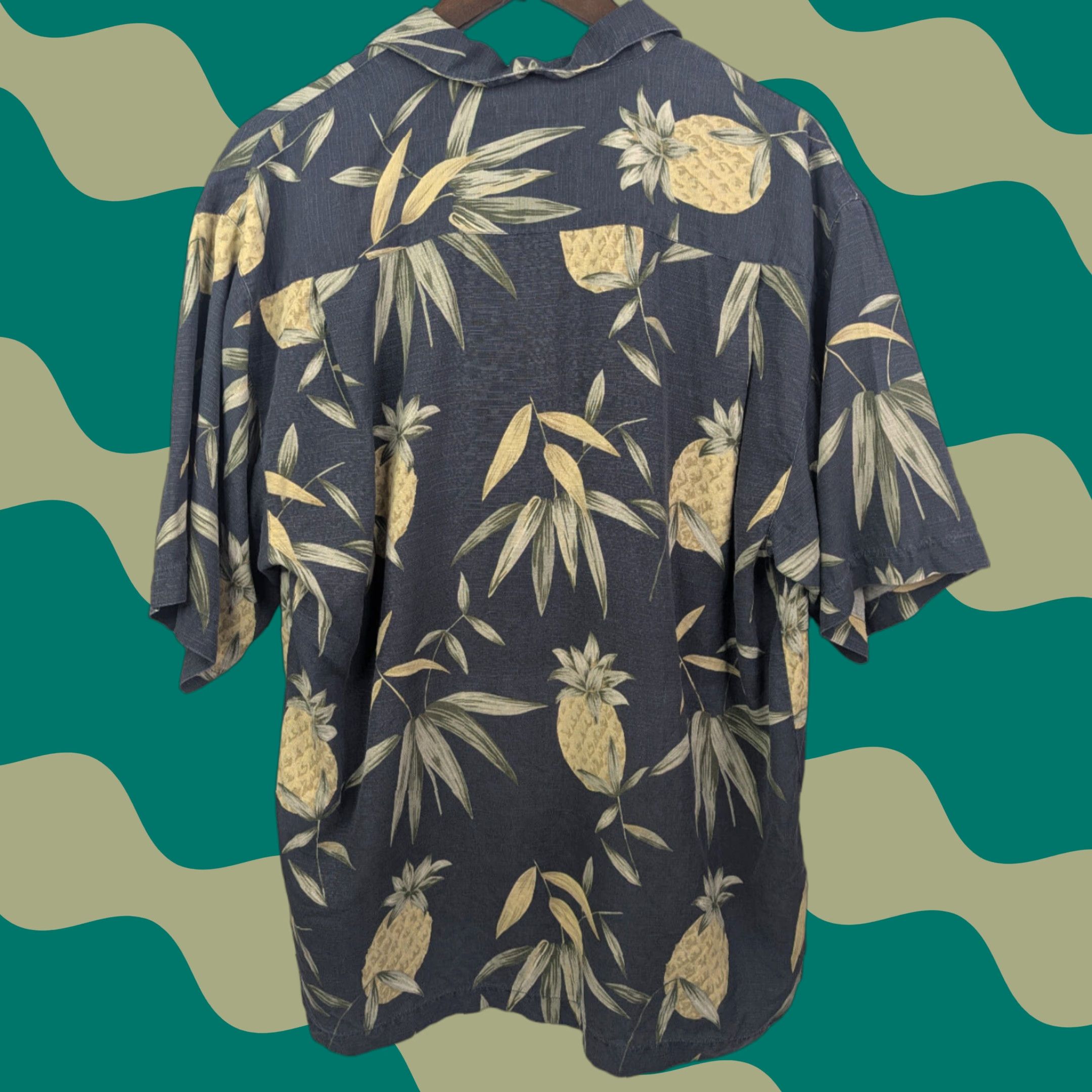 Tommy Bahama VINTAGE Tommy Bahama Pineapple Print Silk Camp Hawaiian Shirt Loop Collar Size Medium Size US M / EU 48-50 / 2 - 1 Thumbnail