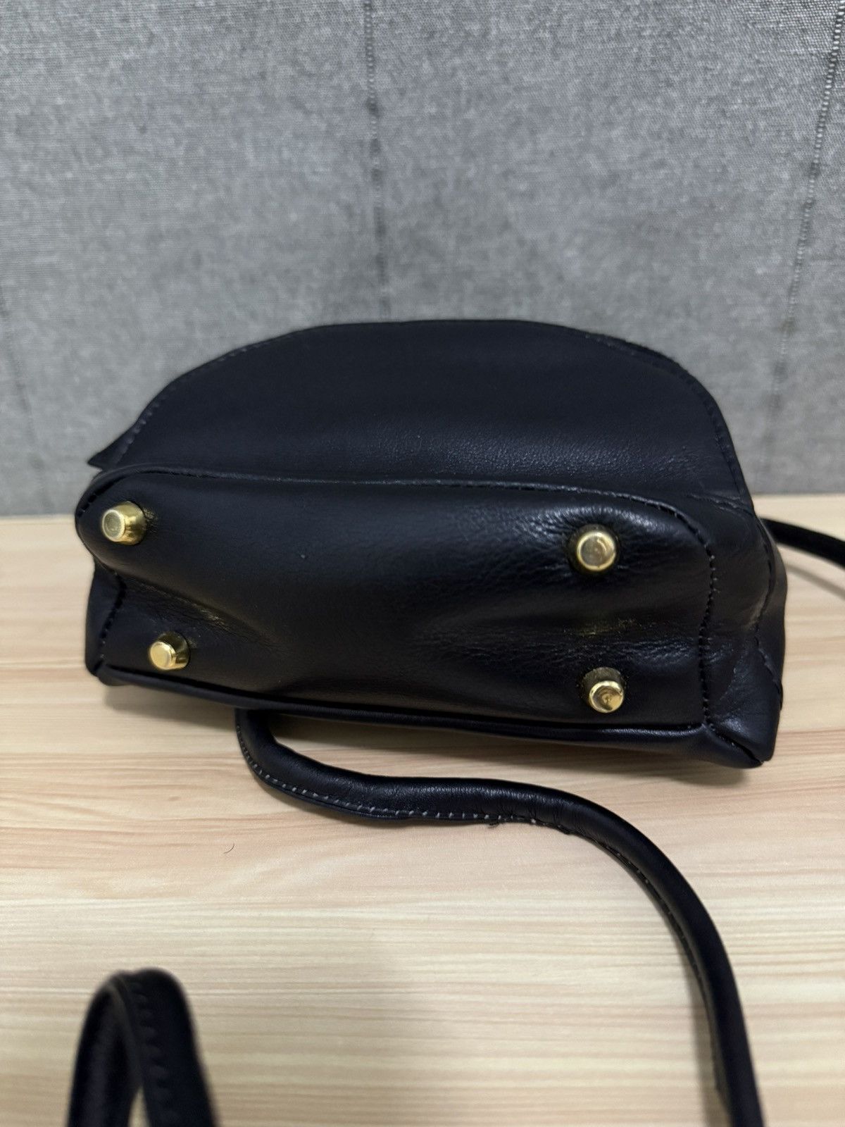 Versace Versace Black Leather Purse Gold Medusa Sling bag Size ONE SIZE - 6 Thumbnail