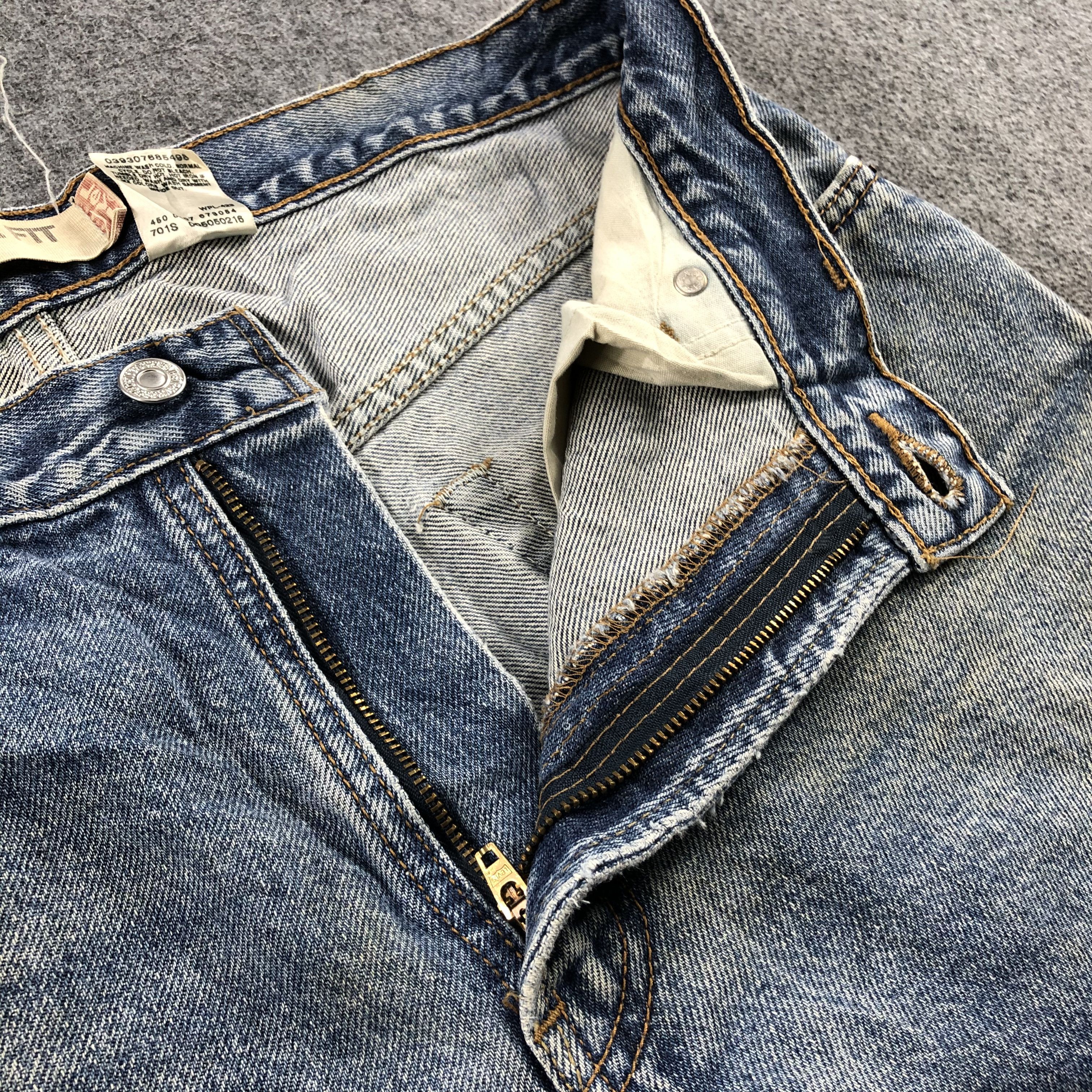 Levi's Vintage Blue Wash Levis 505 Jeans-J2049 Size US 35 - 11 Thumbnail