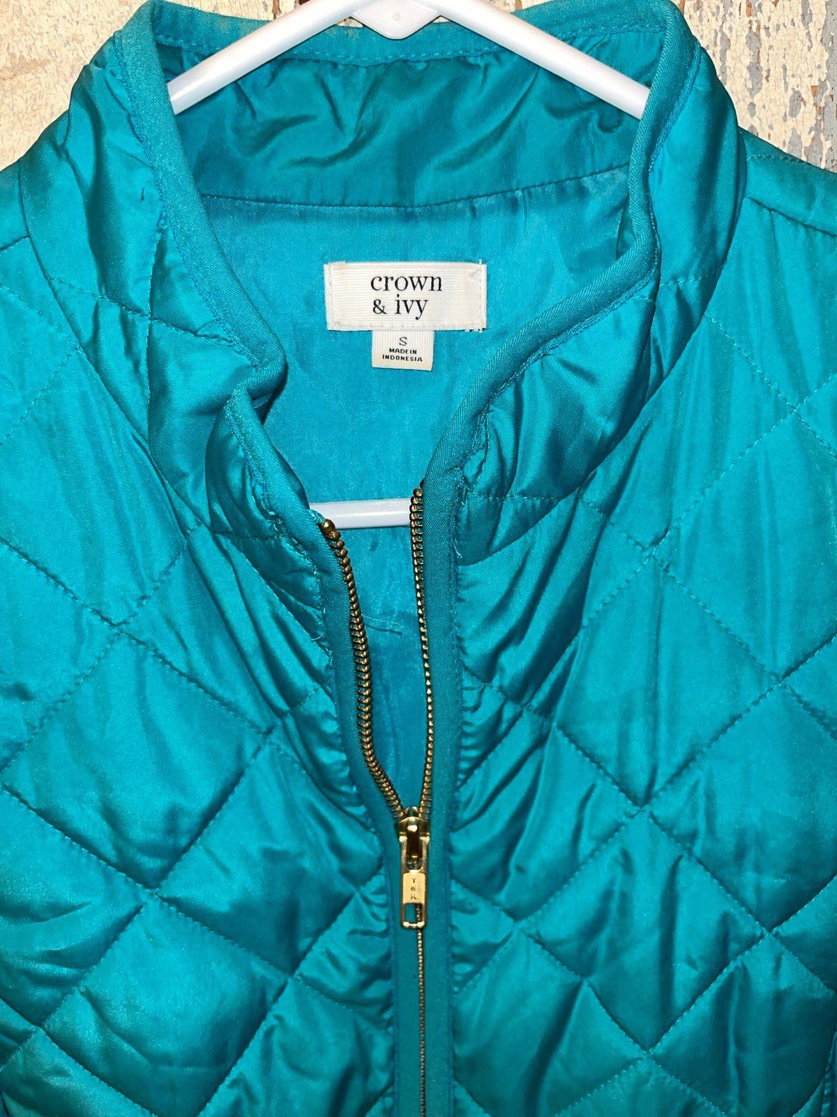 Designer Crown and Ivy lightweight puffer vest, size Small Size S / US 4 / IT 40 - 4 Thumbnail