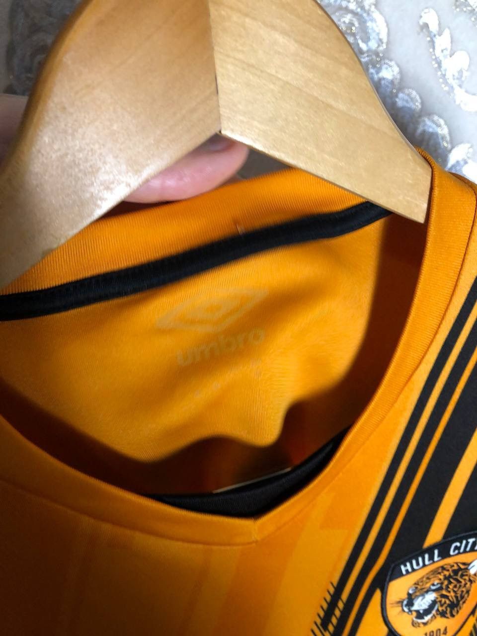 Umbro VINTAGE UMBRO FC HULL CITY ENGLAND SOCCER JERSEY RETRO Y2K Size US S / EU 44-46 / 1 - 3 Thumbnail