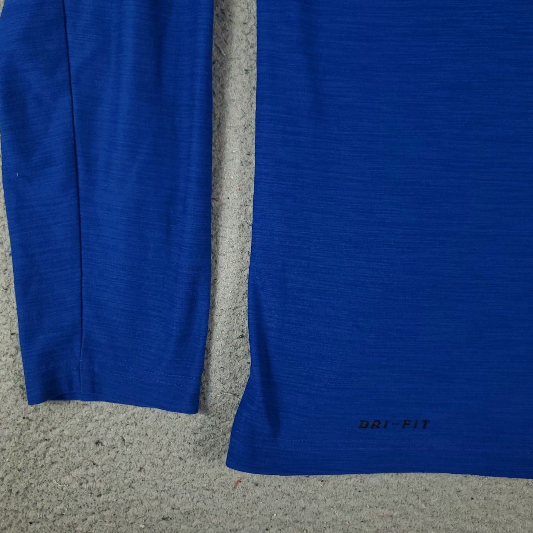Nike Nike T Shirt Mens Size Medium Blue Swoosh 1/4 Zip Active Pullover Long Sleeve Size US M / EU 48-50 / 2 - 3 Thumbnail