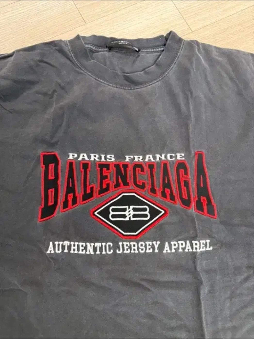 Balenciaga Balenciaga Authentic Paris Short Sleeve T Shirt Size US S / EU 44-46 / 1 - 2 Thumbnail
