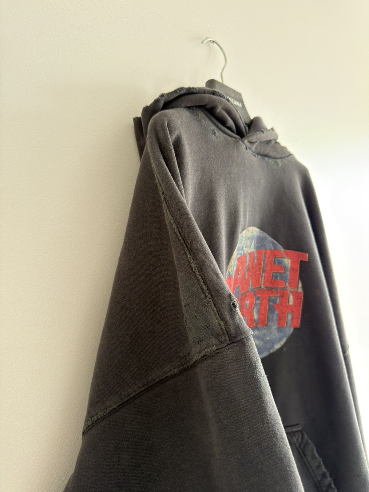 Balenciaga BALENCIAGA DEMNA WINTER 24 HOODIE DISTRESSED PLANET HOLLY Size US XL / EU 56 / 4 - 8 Thumbnail