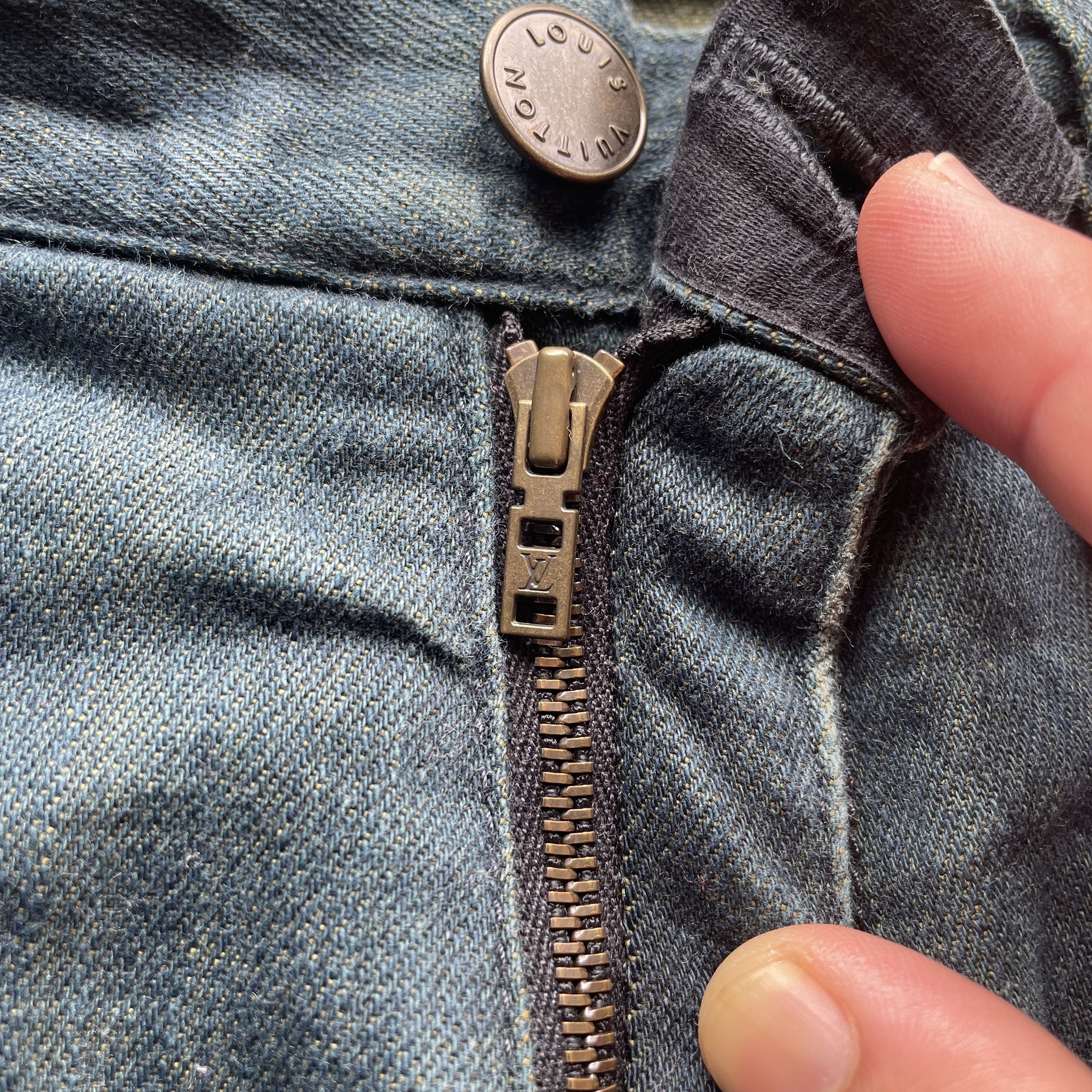 Louis Vuitton W34 VINTAGE LOUIS VUITTON (LV) FADED DENIM PANTS JEANS Size US 34 / EU 50 - 9 Thumbnail
