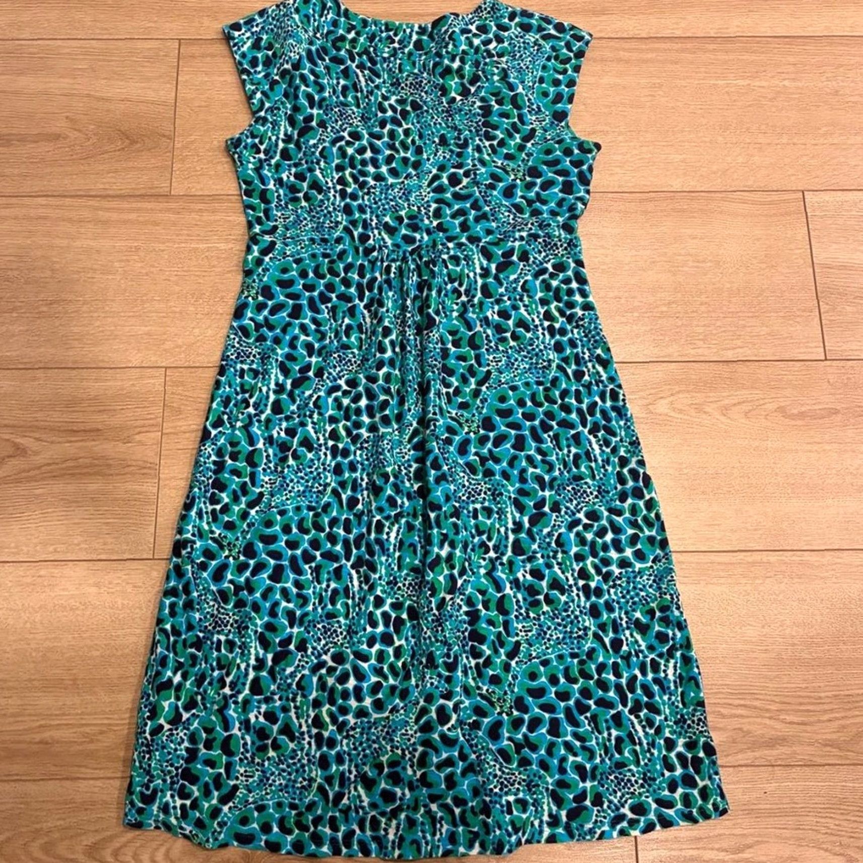 Lilly Pulitzer Lilly Pulitzer Dress Shirt? Actually no. Size 26" / US 2 / IT 38 - 7 Thumbnail