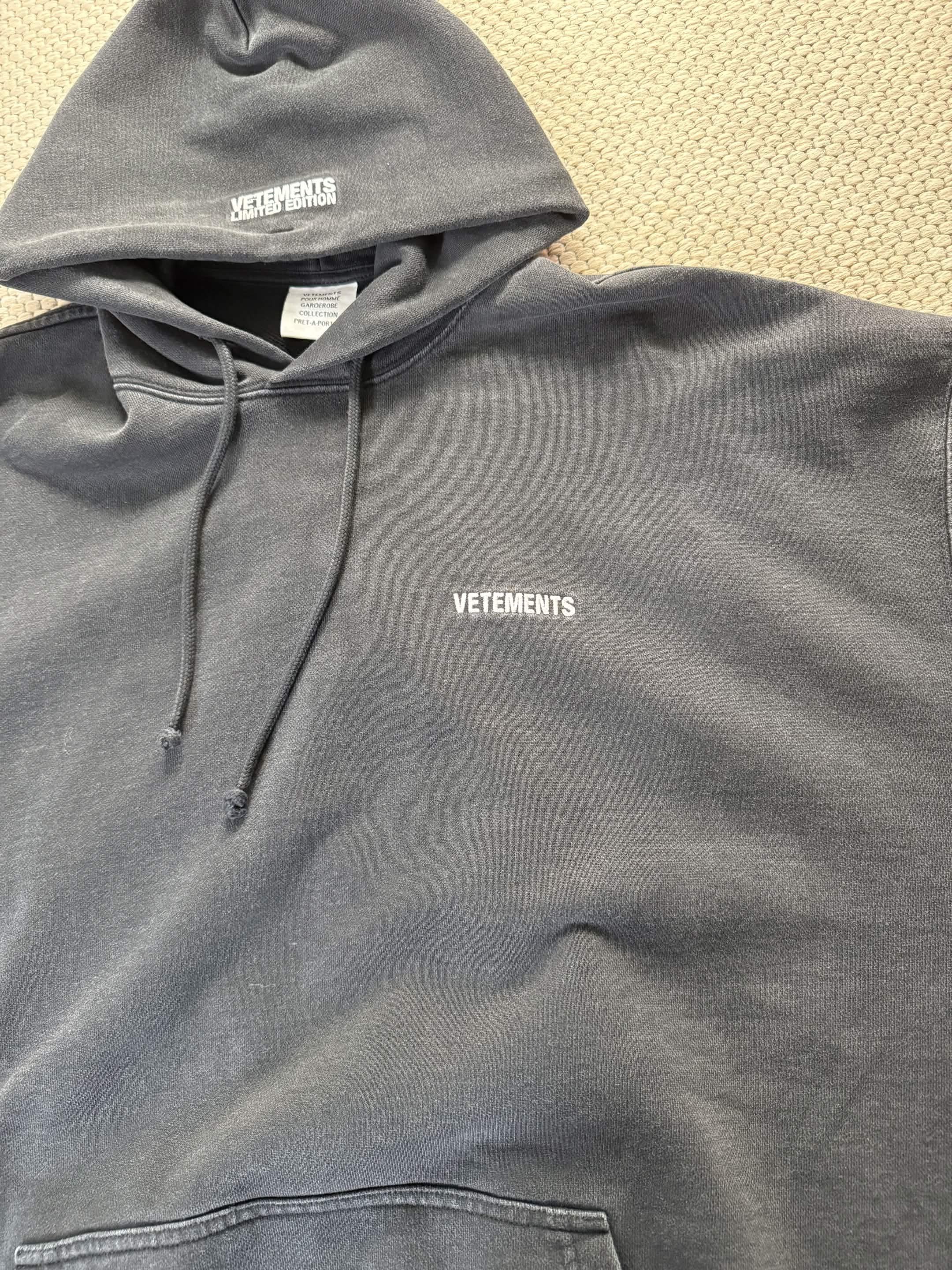 Vetements Vetements Iconic Logo Hoodie Size US XS / EU 42 / 0 - 4 Thumbnail