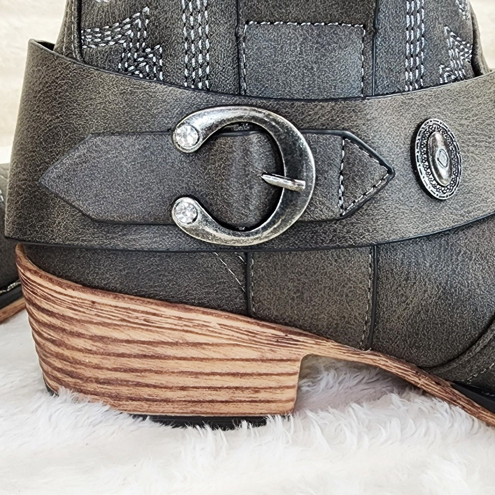 Other Wild West Black Distressed Western Cowgirl Pull On Ankle Boo Size US 8.5 / IT 38.5 - 8 Thumbnail