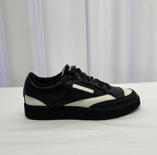 Maison Margiela o1w1db10324 Sneaker in Black Size US 10 / EU 43 - 2 Thumbnail