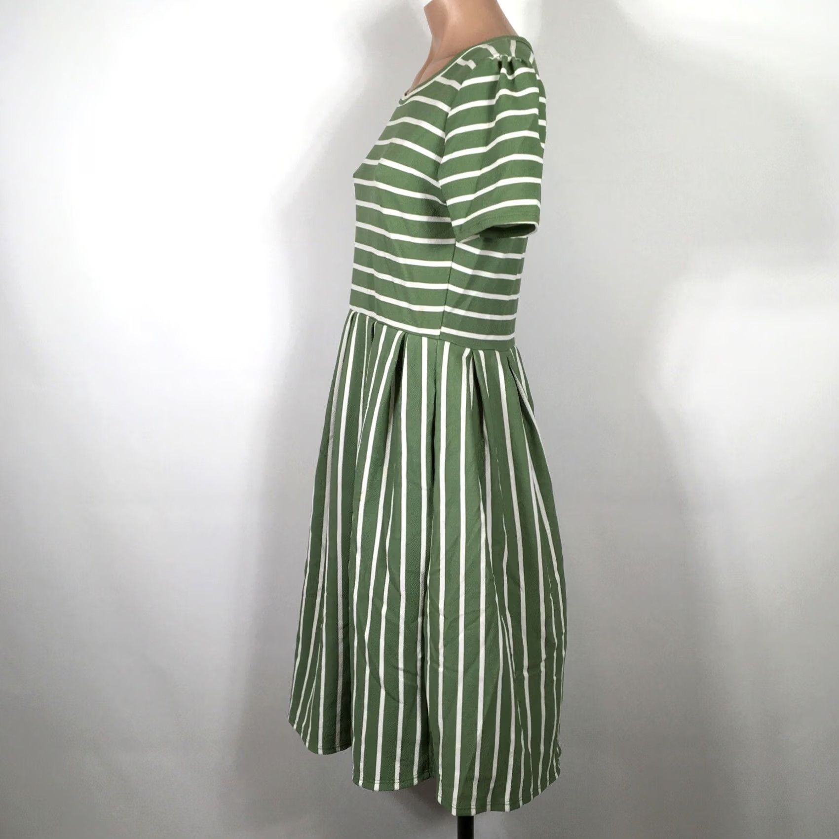 Vintage VINTAGE LuLaRoe Amelia Dress Striped Zipper Green Ivory Knee Length A-Line Womens M Size M / US 6-8 / IT 42-44 - 7 Thumbnail