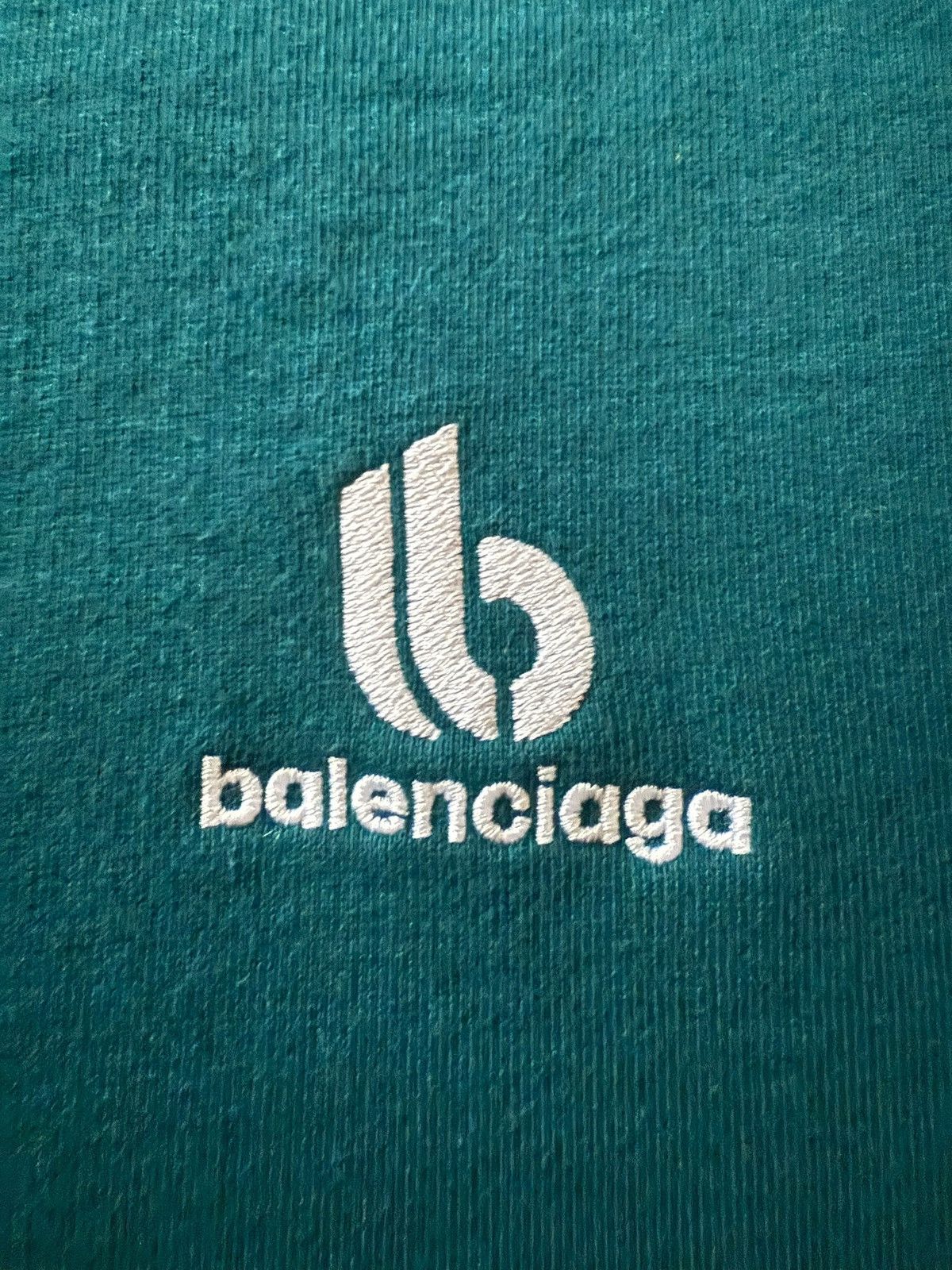 Balenciaga Balenciaga Distressed Crewneck Size US M / EU 48-50 / 2 - 4 Thumbnail