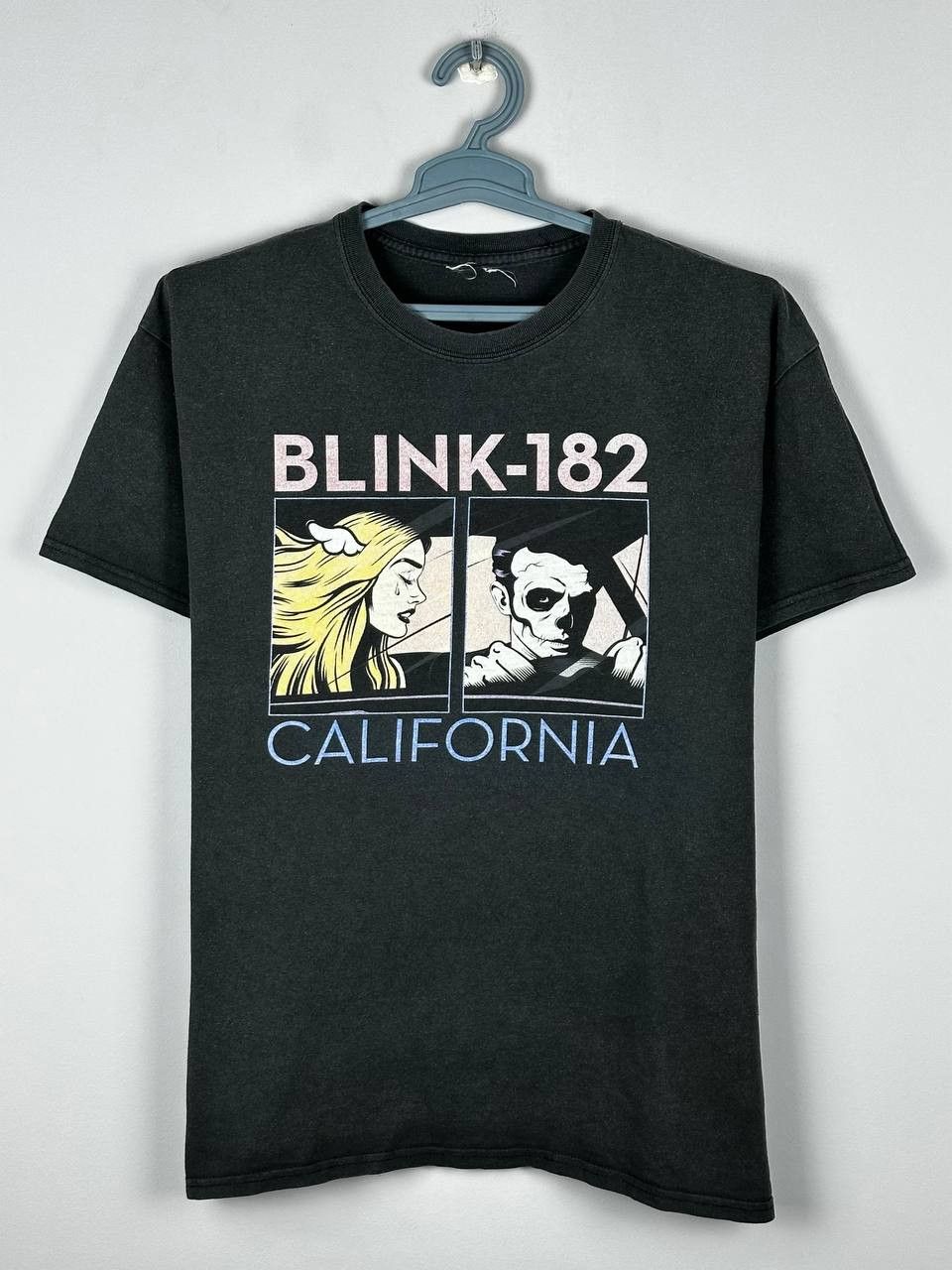 Band Tees Blink 182 Big Logo Punk Rock Band Faded T Shirt Size US M / EU 48-50 / 2 - 1 Thumbnail