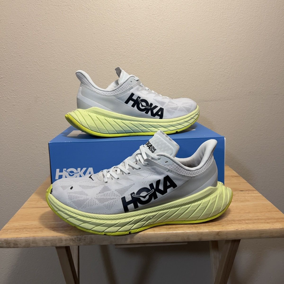 hoka carbon x blue