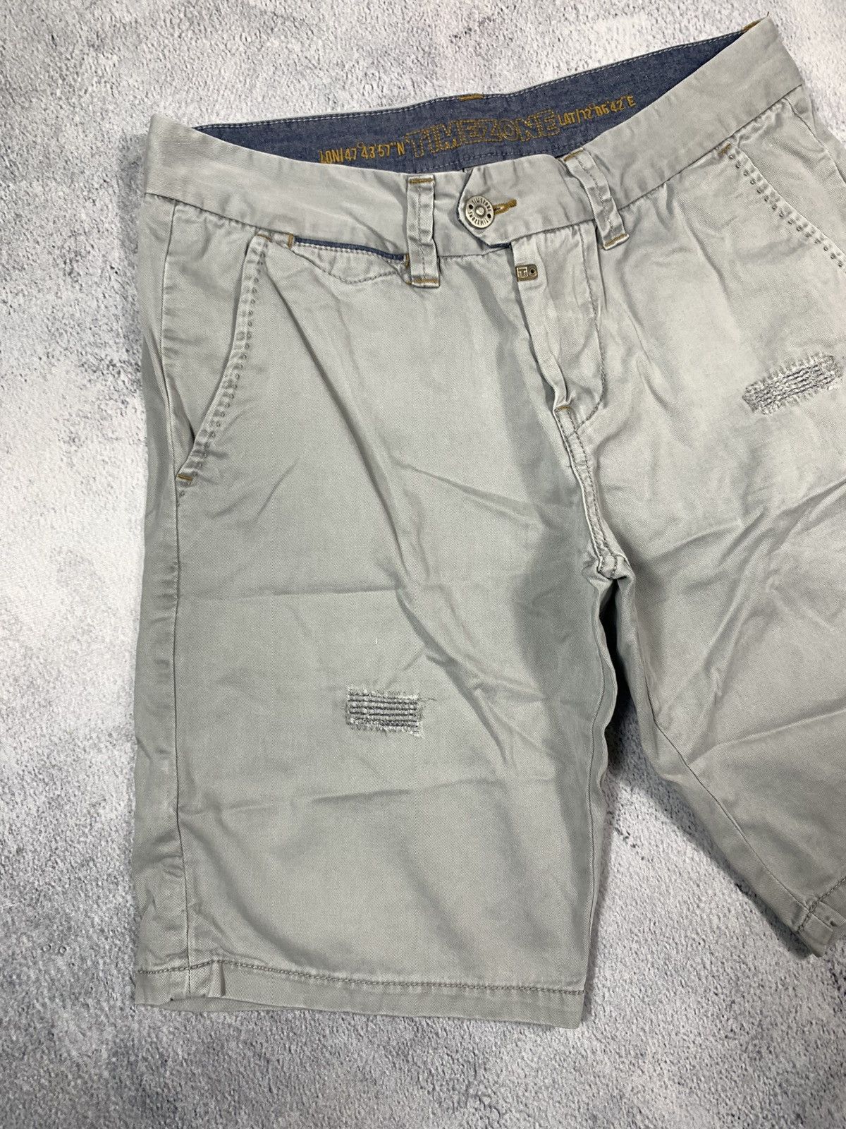 Japanese Brand × Vintage Vintage Y2K Timezone distressed shorts streetwear style 31 Size US 31 - 2 Thumbnail