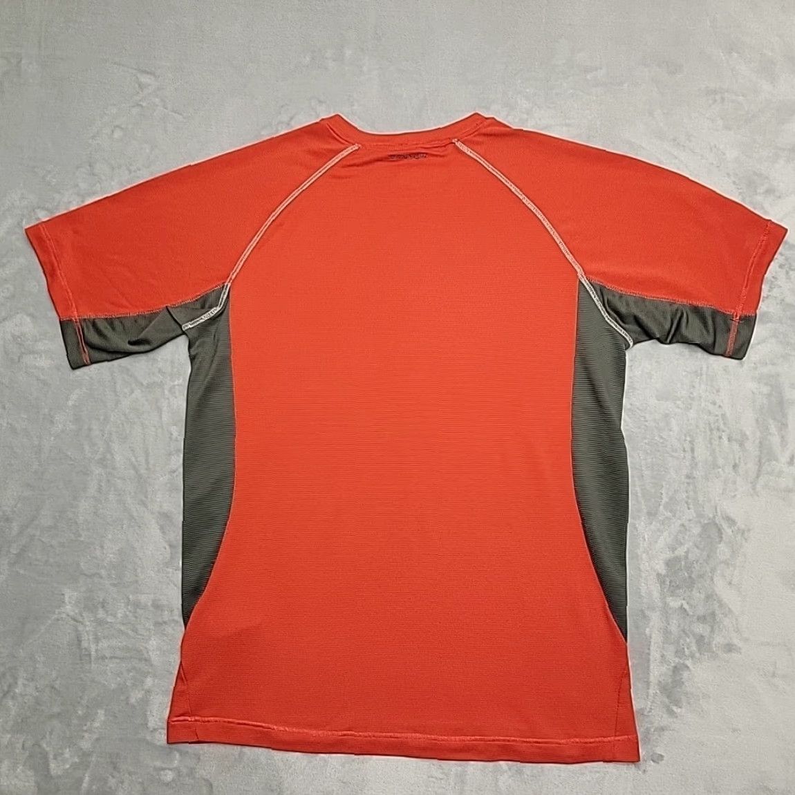 Vintage VINTAGE Columbia Shirt Mens Large Rust Orange Titanium Omni Dry Performance Stretch TEE Size US L / EU 52-54 / 3 - 5 Thumbnail