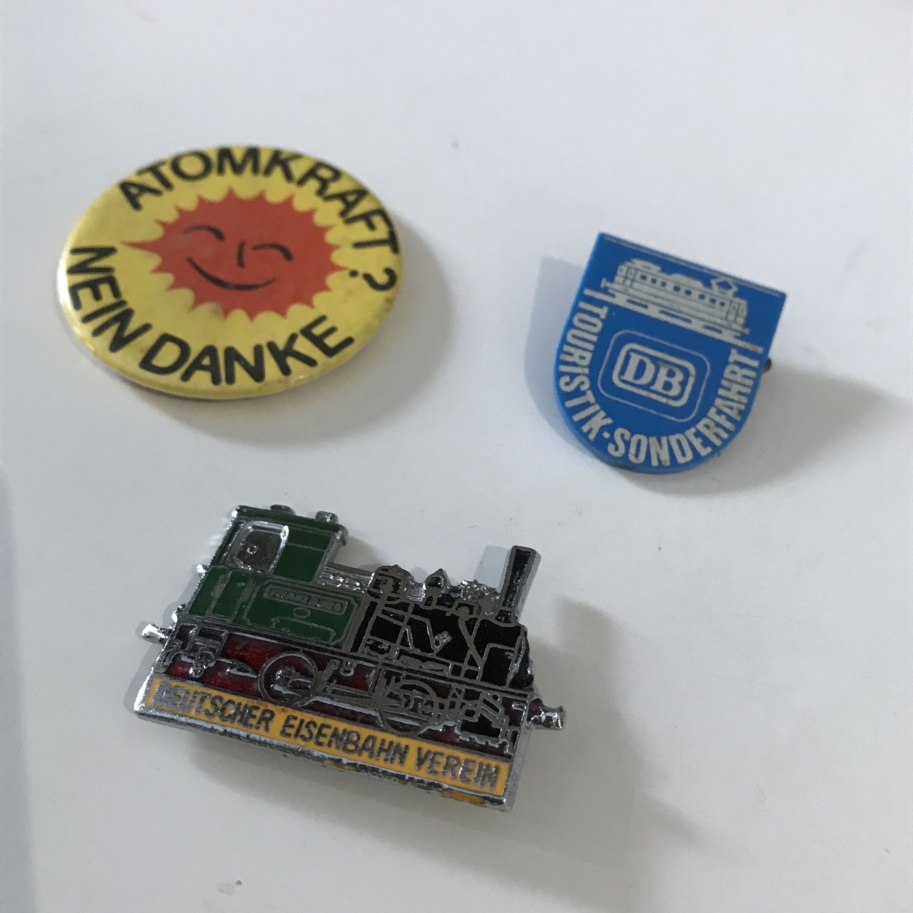 Vintage Vintage 80s Pin Germany deutschland pin atomkraft Size ONE SIZE - 8 Thumbnail