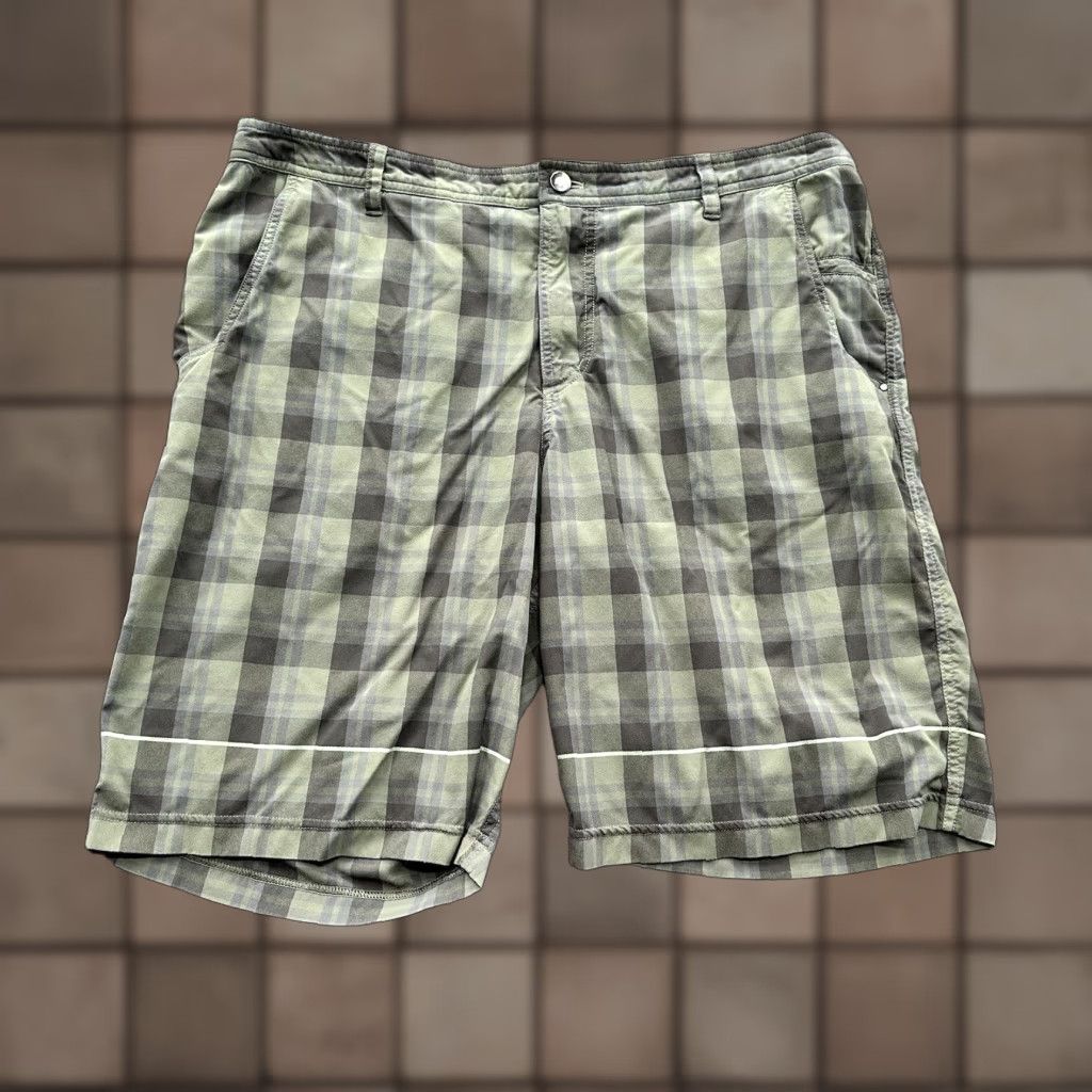 Lululemon Lululemon Chino Shorts Men 38 Green Plaid Casual Outdoor Weekend Travel Multicolor 5-Pocket Logo Pocket Regular Inseam 10 Casual Mens Size US 38 / EU 54 - 1 Thumbnail