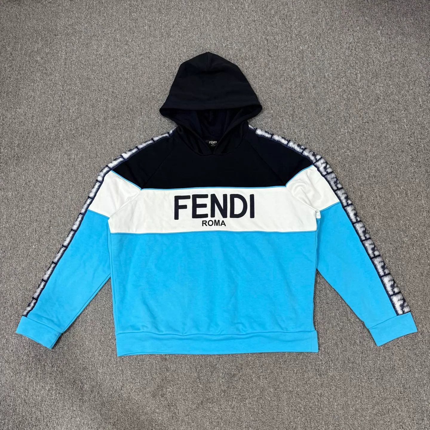 Fendi Fendi Blue Double F Logo All Over Print Hoodie XL Size US XL / EU 56 / 4 - 1 Thumbnail