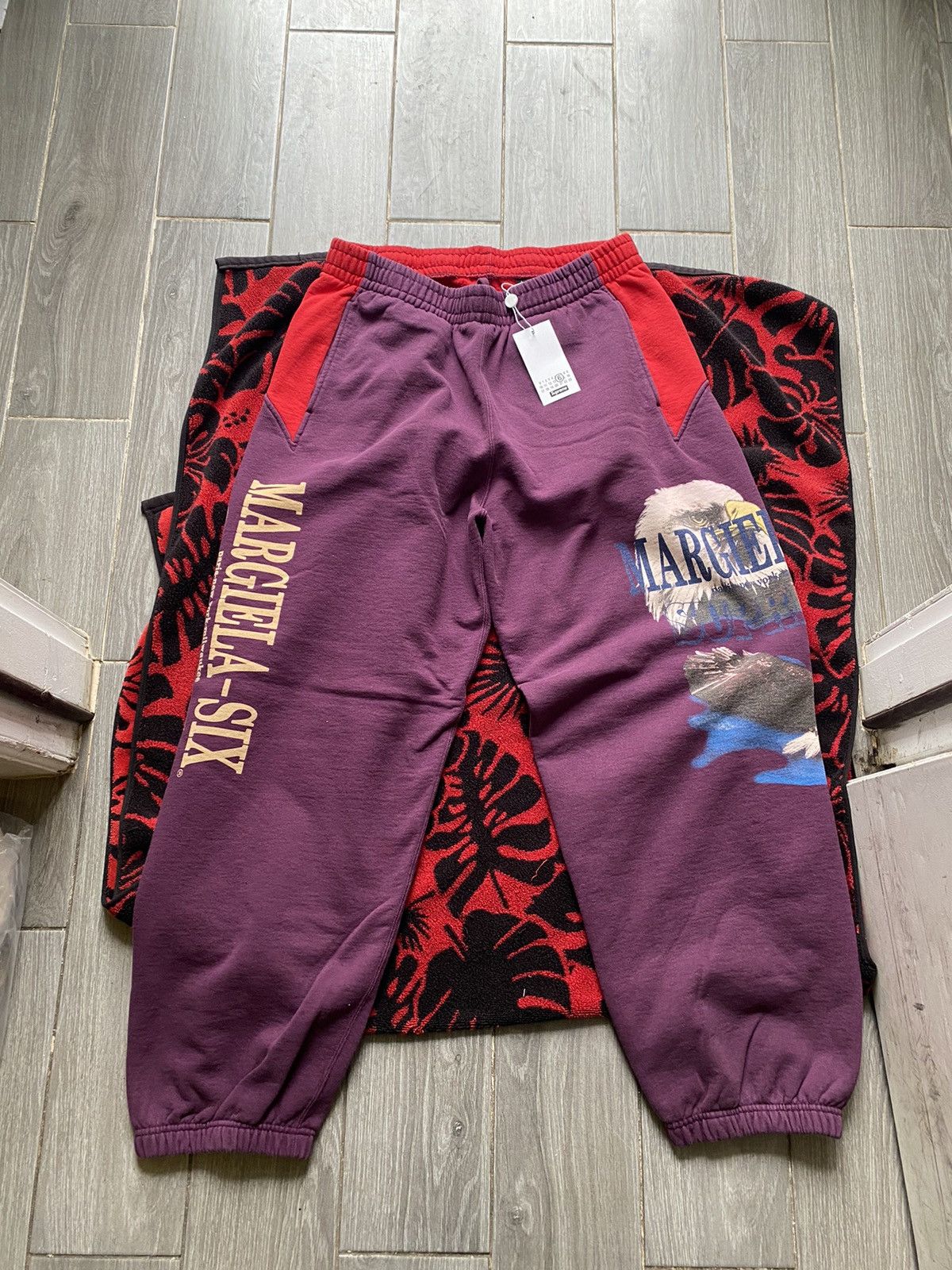 Maison Margiela × Supreme Supreme MM6 Maison Margiela Eagle Sweatpants Large Size US 34 / EU 50 - 1 Thumbnail