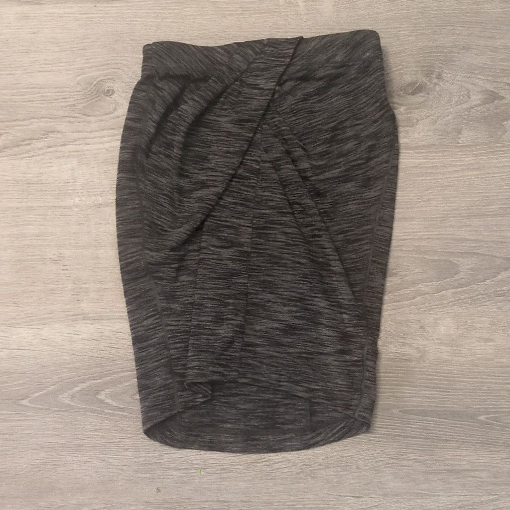 Lululemon Lululemon Yoga Haven Skirt Heathered Black size 6 Size 28" / US 6 / IT 42 - 1 Thumbnail