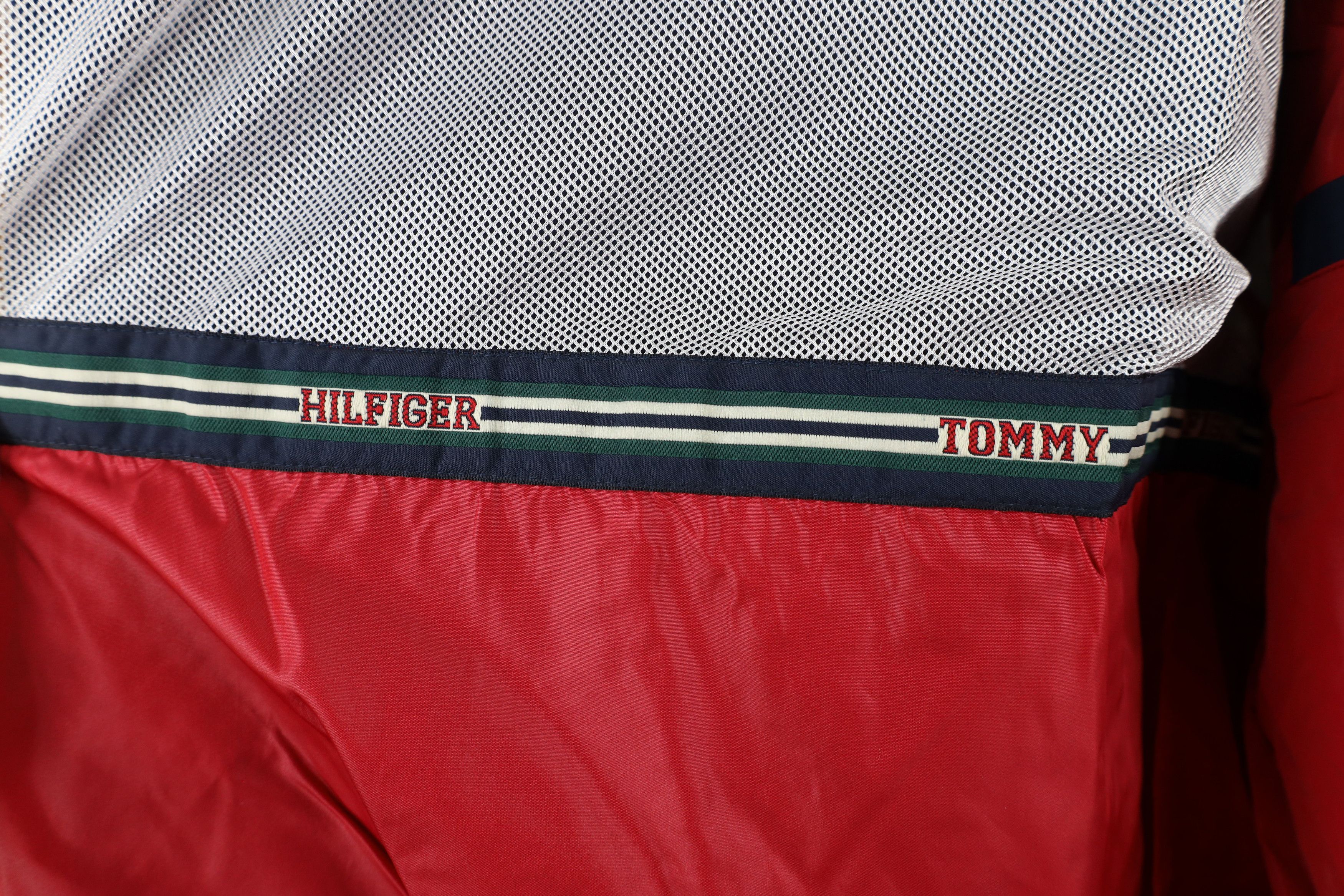Tommy Hilfiger × Vintage Vintage 90s Tommy Hilfiger Ripstop Hooded Windbreaker Jacket Size US L / EU 52-54 / 3 - 11 Thumbnail