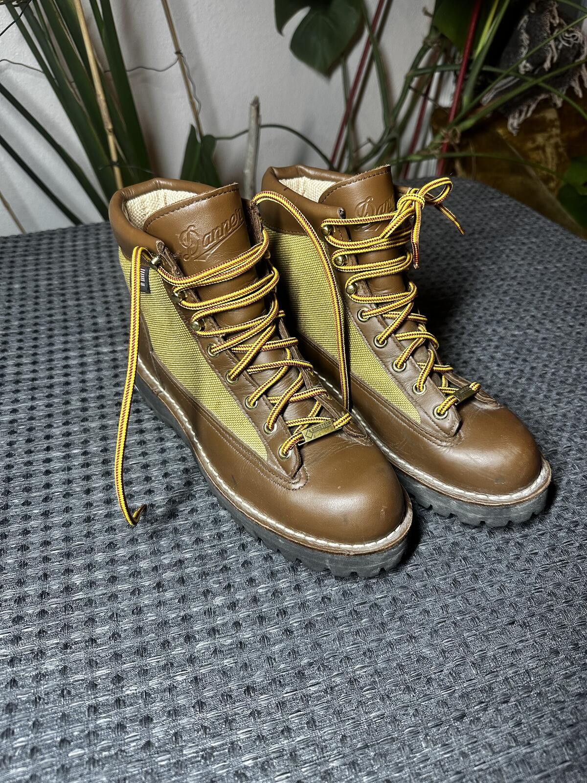 Danner Danner Brown and Olive Hiking Boots Made in USA Size ONE SIZE - 2 Thumbnail