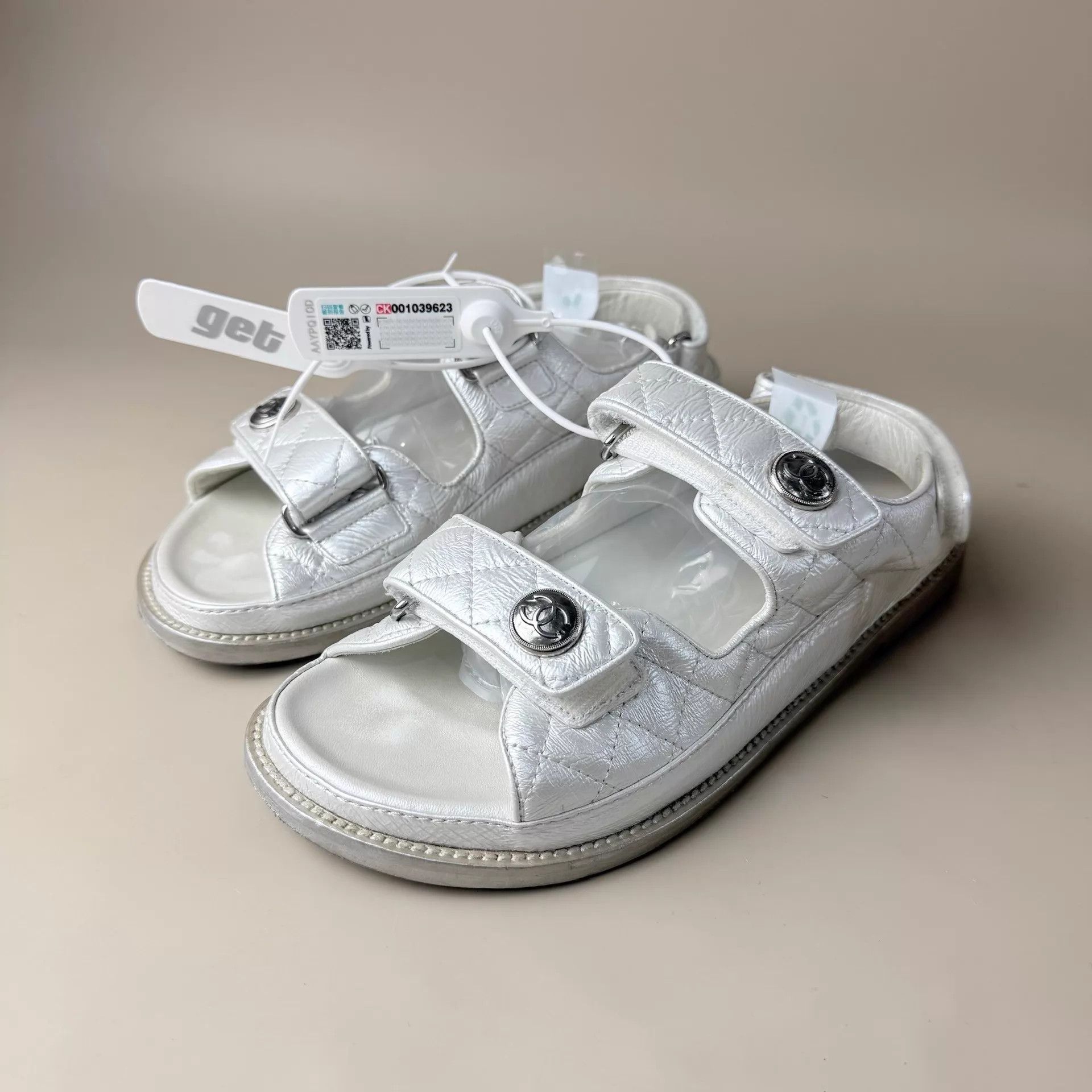 Chanel Chanel Silver CC Logo Sandals EUR 37.5 Size US 7 / IT 37 - 1 Thumbnail