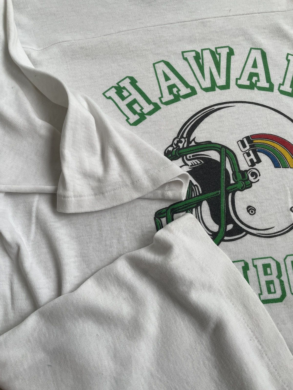 Vintage VINTAGE 80s HAWAII RAINBOWS FOOTBALL TEE Size US M / EU 48-50 / 2 - 4 Thumbnail